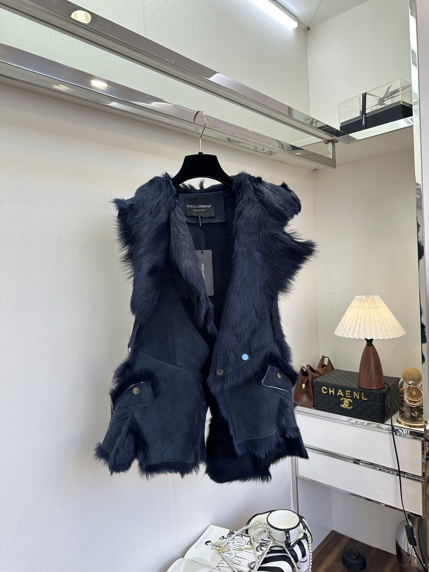 Sleeveless Sheepskin Vest: Rugged Texture, Vintage Style, and Unique Design 8 i1764636370386 1568 0 6