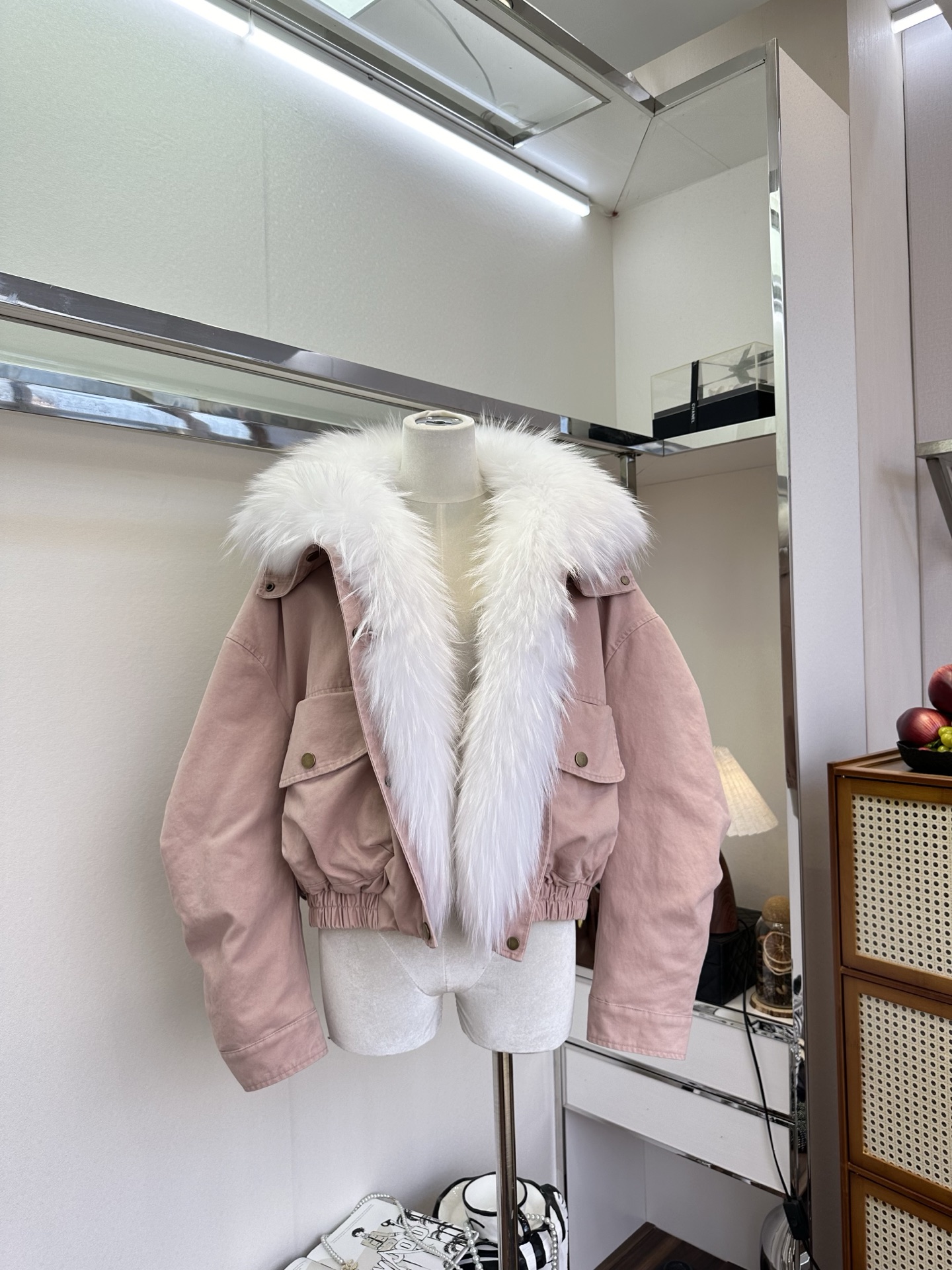 NO:677116,Detailed picture display, women's clothing,19860909细节图展示,女装,,Women's clothing