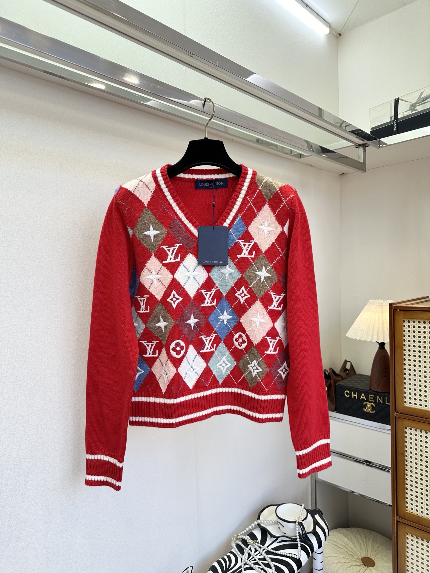 NO:689562,25 F Who can refuse Lv presbyopia knitted classic and timeless colorful geometric pattern sweet girl gospel ●SIZE s m l ●, Louis Vuitton-clothing, louis vuitton, louis vuitton,1986090925 F 谁能拒绝Lv老花针织 经典不过时 彩色的几何格型 甜妹儿福音 ●SIZE s m l ●,路易威登-服装,louis vuitton,louis vuitton,,Women's clothing