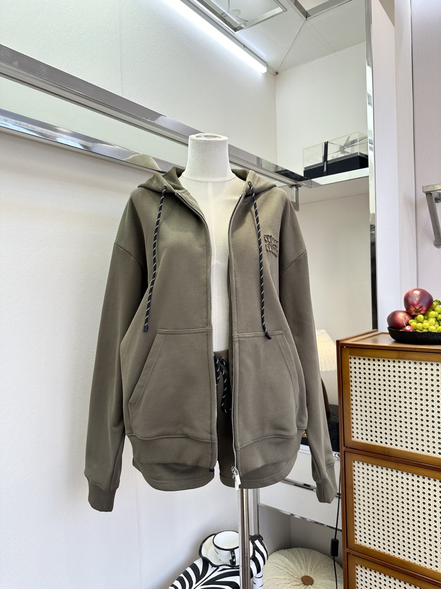 NO:721234,Detailed picture display, Miu Miu-clothing,19860909细节图展示,缪缪-服装,,Women's clothing