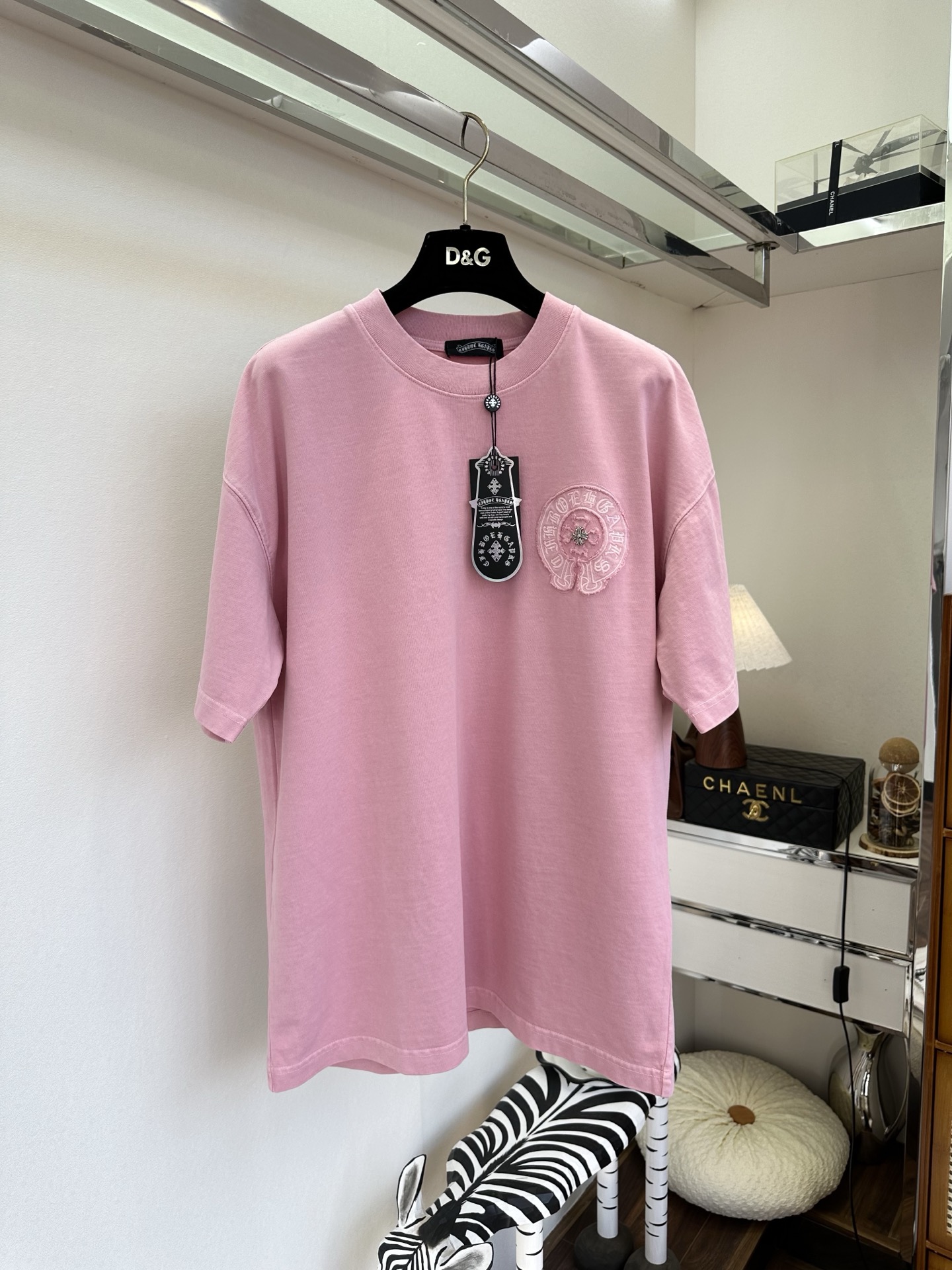 26S 克罗星潮人首选T胸前同色系刺绣徽章低调精致，背面重工十字贴布刺绣，复古做旧质感自带街头气场，ov