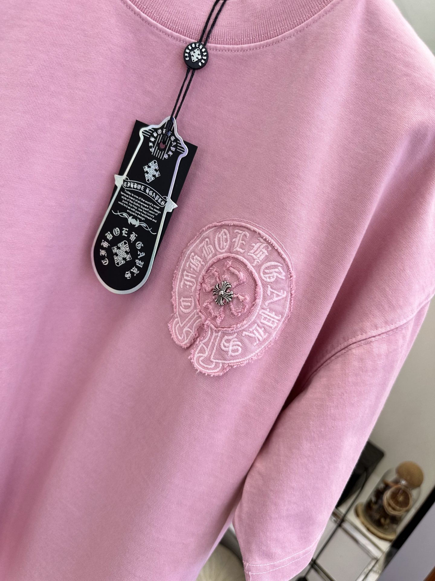 26S 克罗星潮人首选T胸前同色系刺绣徽章低调精致，背面重工十字贴布刺绣，复古做旧质感自带街头气场，ov