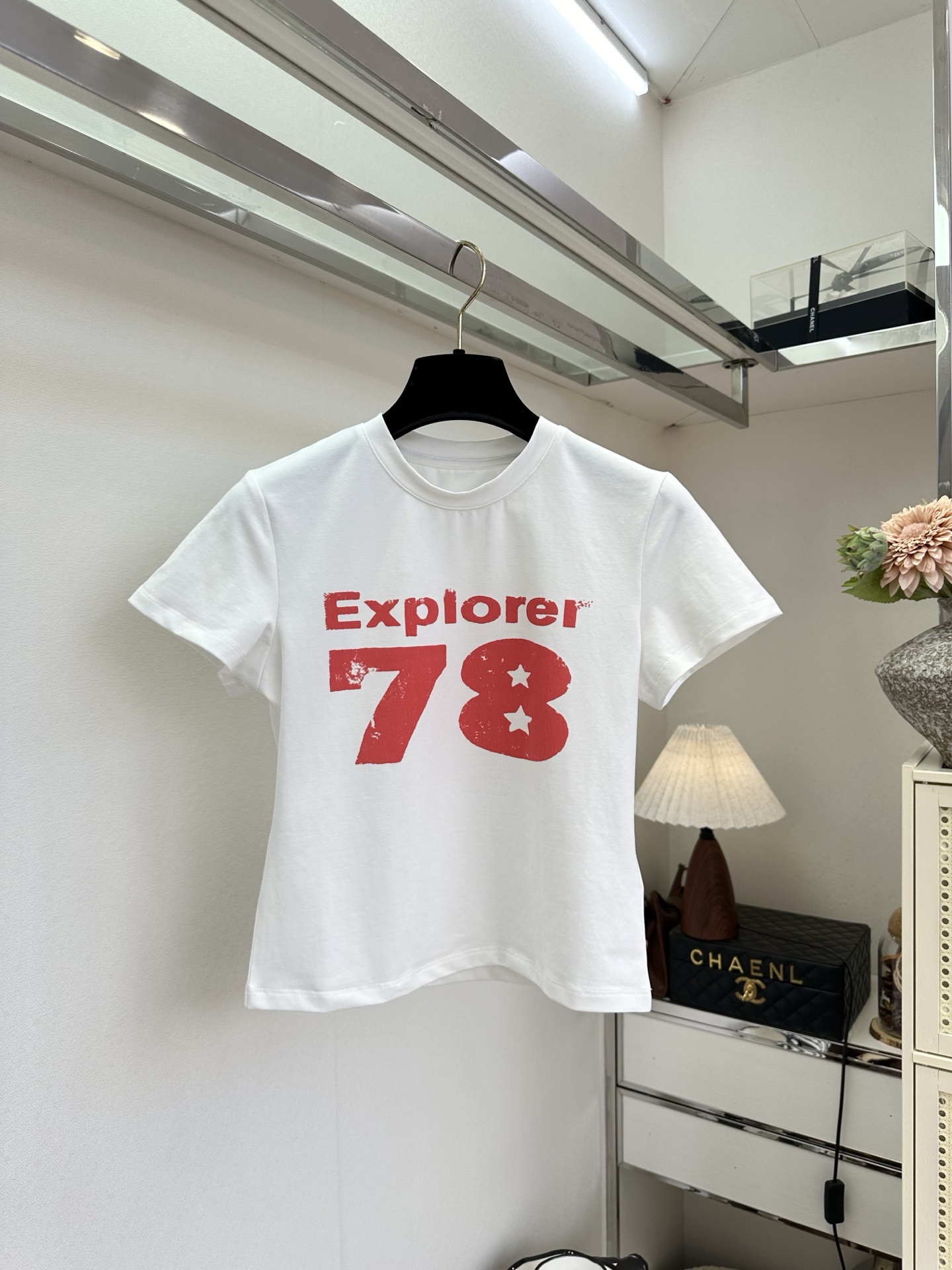 26SS 小众品牌 今年夏天真的要果断入手的一款辣妹T，高密的针织面料 自带微弹 贴身穿舒适又有一定的质