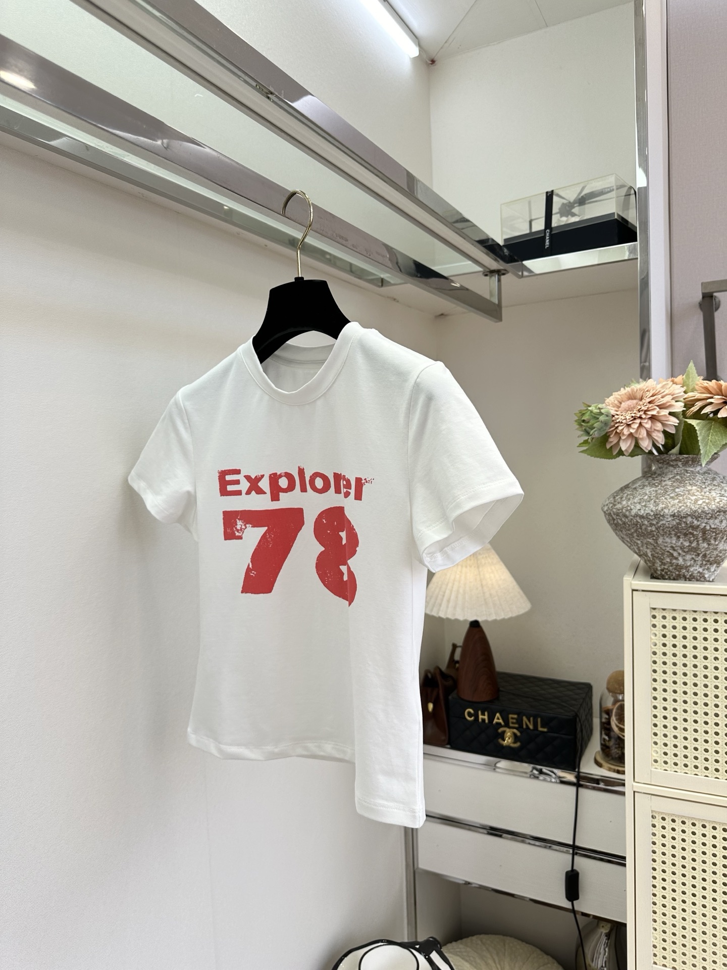 26SS 小众品牌 今年夏天真的要果断入手的一款辣妹T，高密的针织面料 自带微弹 贴身穿舒适又有一定的质