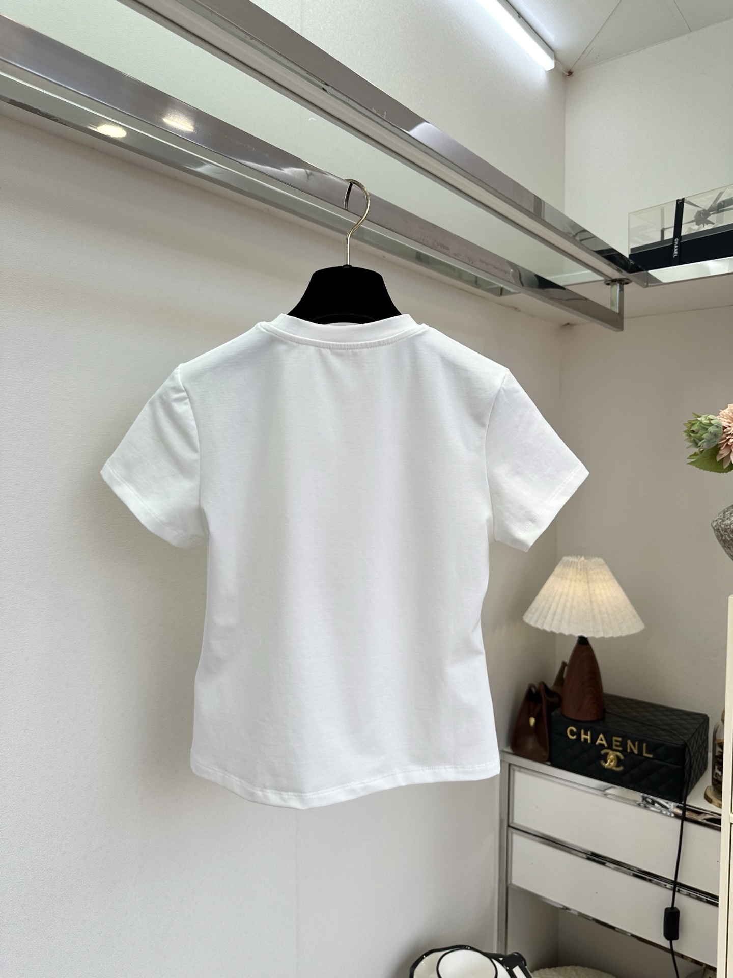 26SS 小众品牌 今年夏天真的要果断入手的一款辣妹T，高密的针织面料 自带微弹 贴身穿舒适又有一定的质