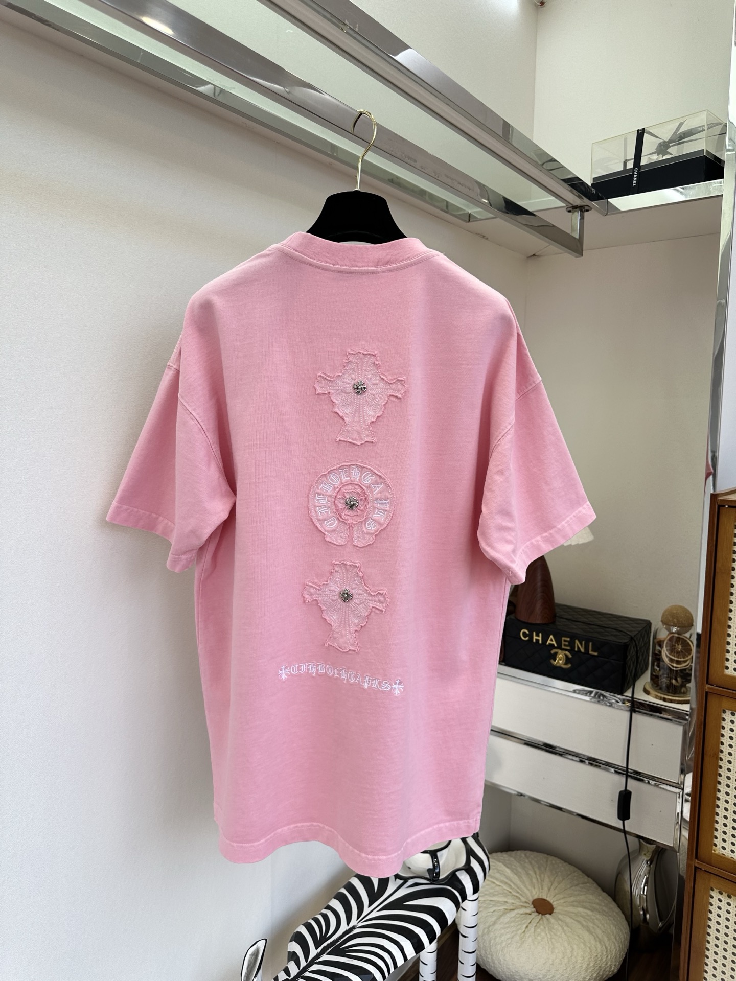 26S 克罗星潮人首选T胸前同色系刺绣徽章低调精致，背面重工十字贴布刺绣，复古做旧质感自带街头气场，ov