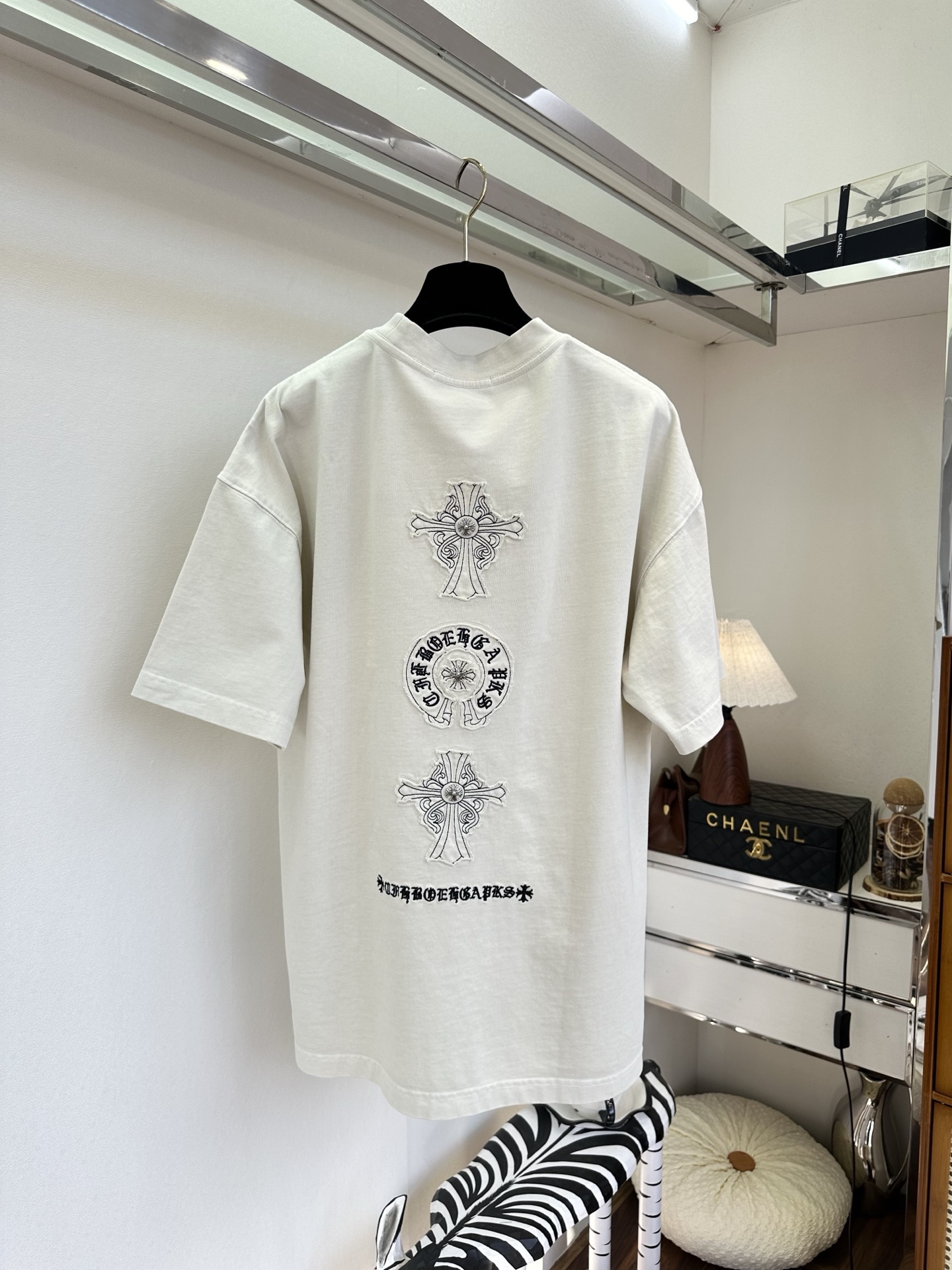 26S 克罗星潮人首选T胸前同色系刺绣徽章低调精致，背面重工十字贴布刺绣，复古做旧质感自带街头气场，ov