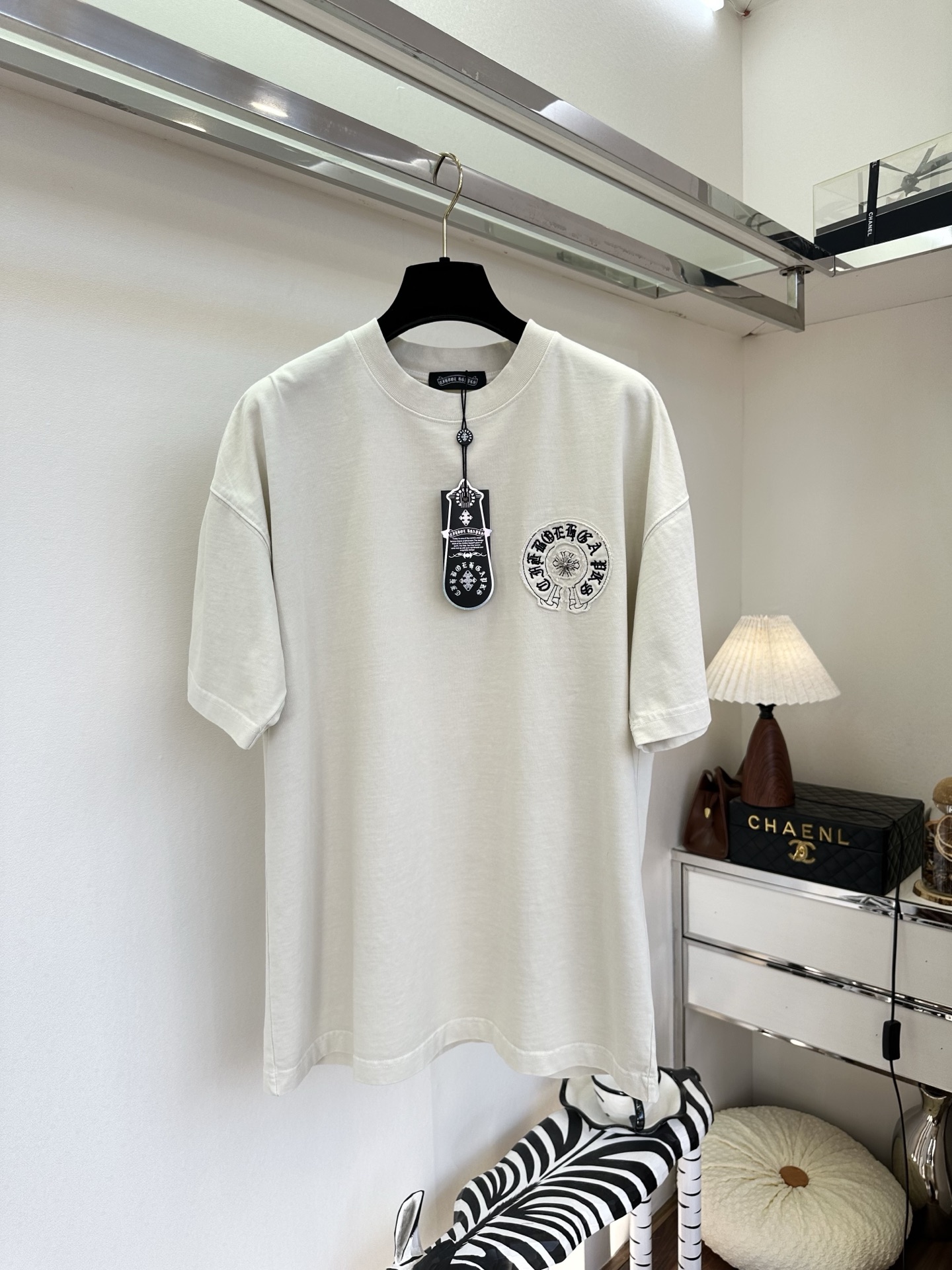 26S 克罗星潮人首选T胸前同色系刺绣徽章低调精致，背面重工十字贴布刺绣，复古做旧质感自带街头气场，ov