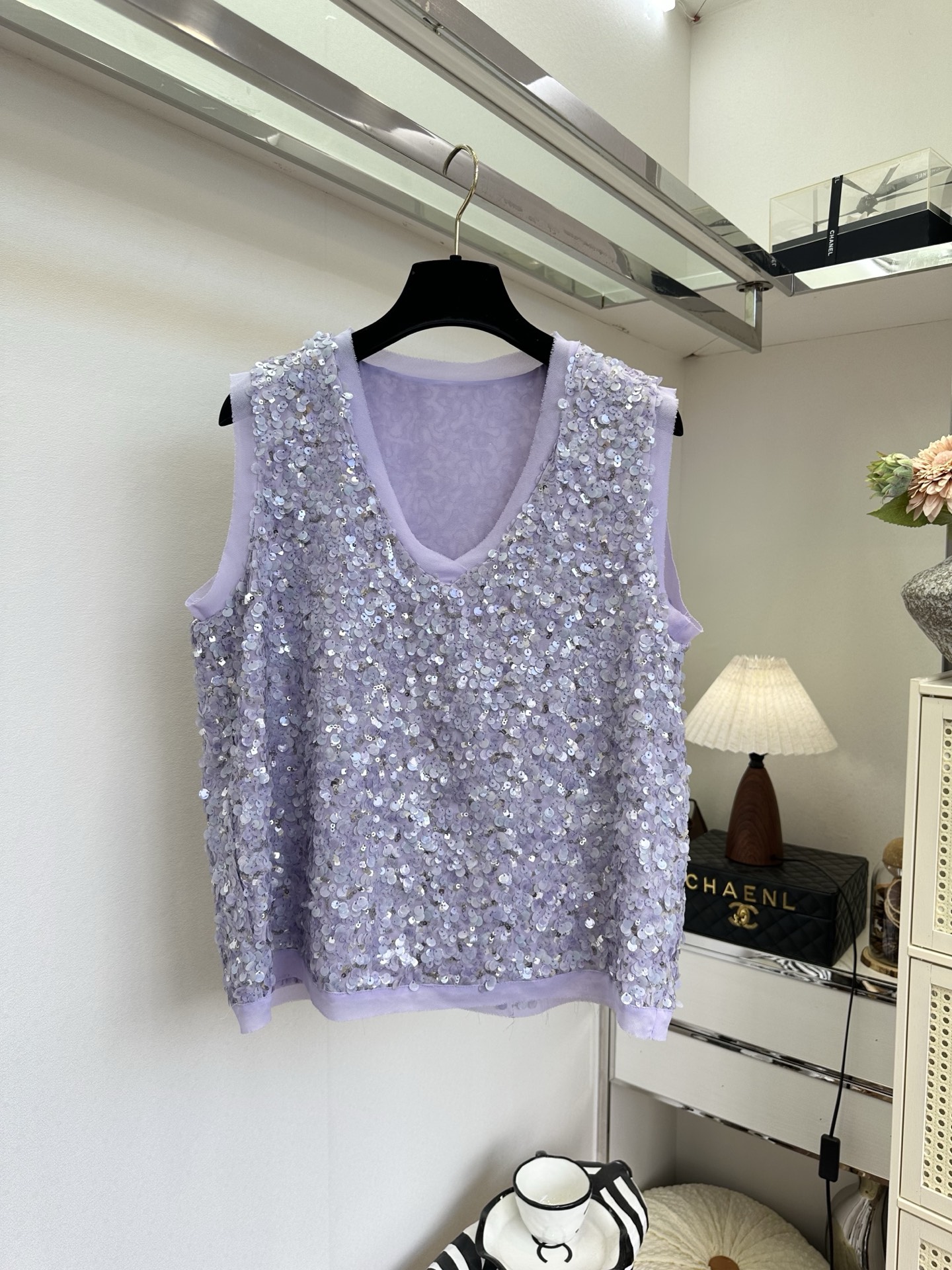 「行走的漂亮是一见钟情」而 「 永恒的喜欢才是考验品质的本身。」 把星光穿在身上，优雅从不喧哗。 SIZ