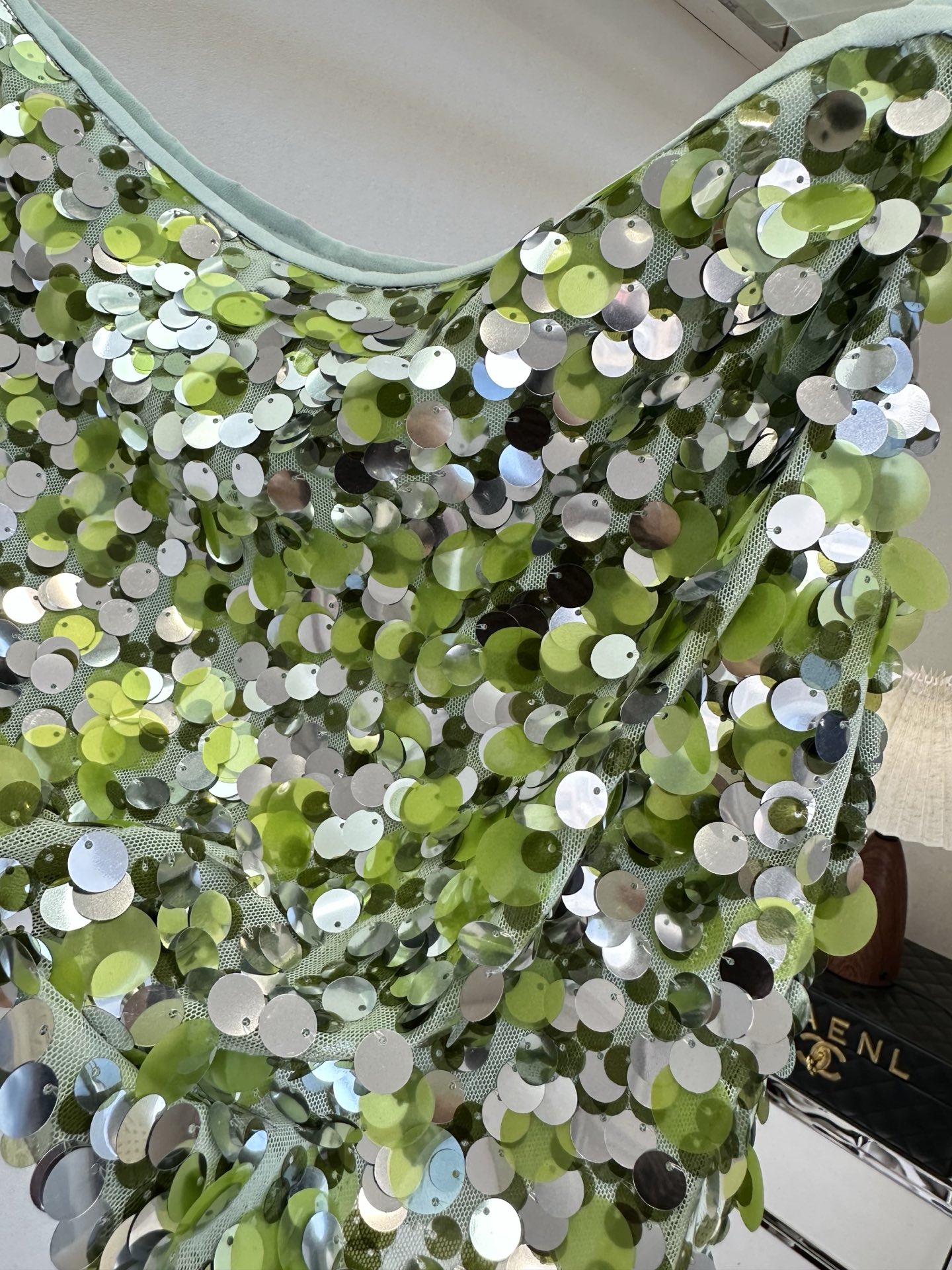 「一条半裙的杀伤力」 「 会让你变的性感又迷人。」 不必刻意夺目，行走间自带流光。 SIZE： S M 