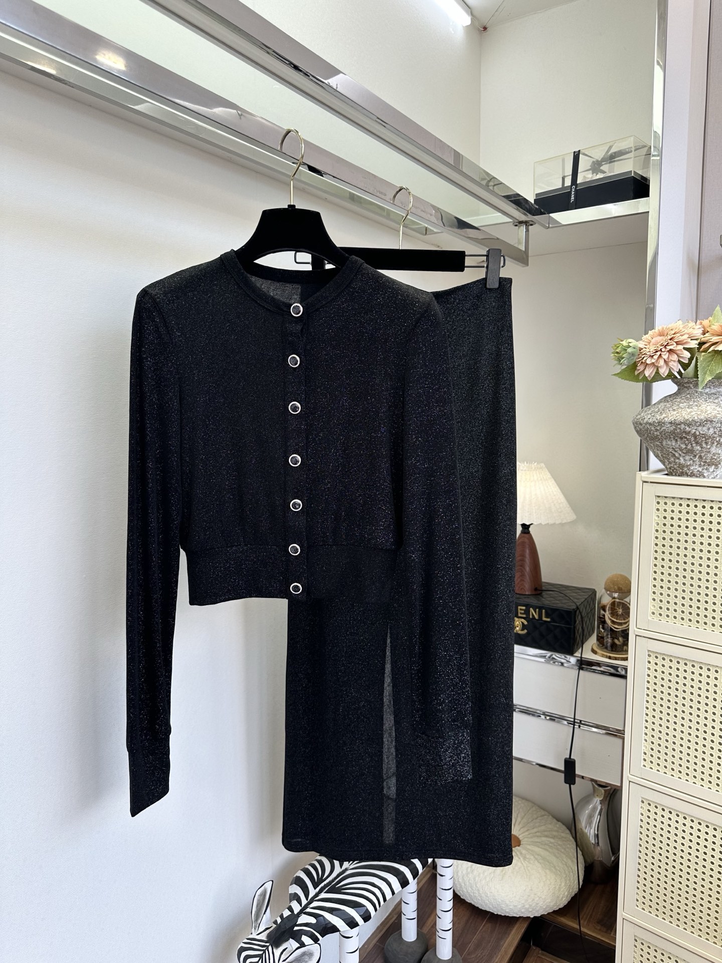 「御姐穿搭法」 韩国进口自带星光银丝线面料，%63醋酸 %32涤纶 %5氨纶 完美结合 超薄清透 夏天行