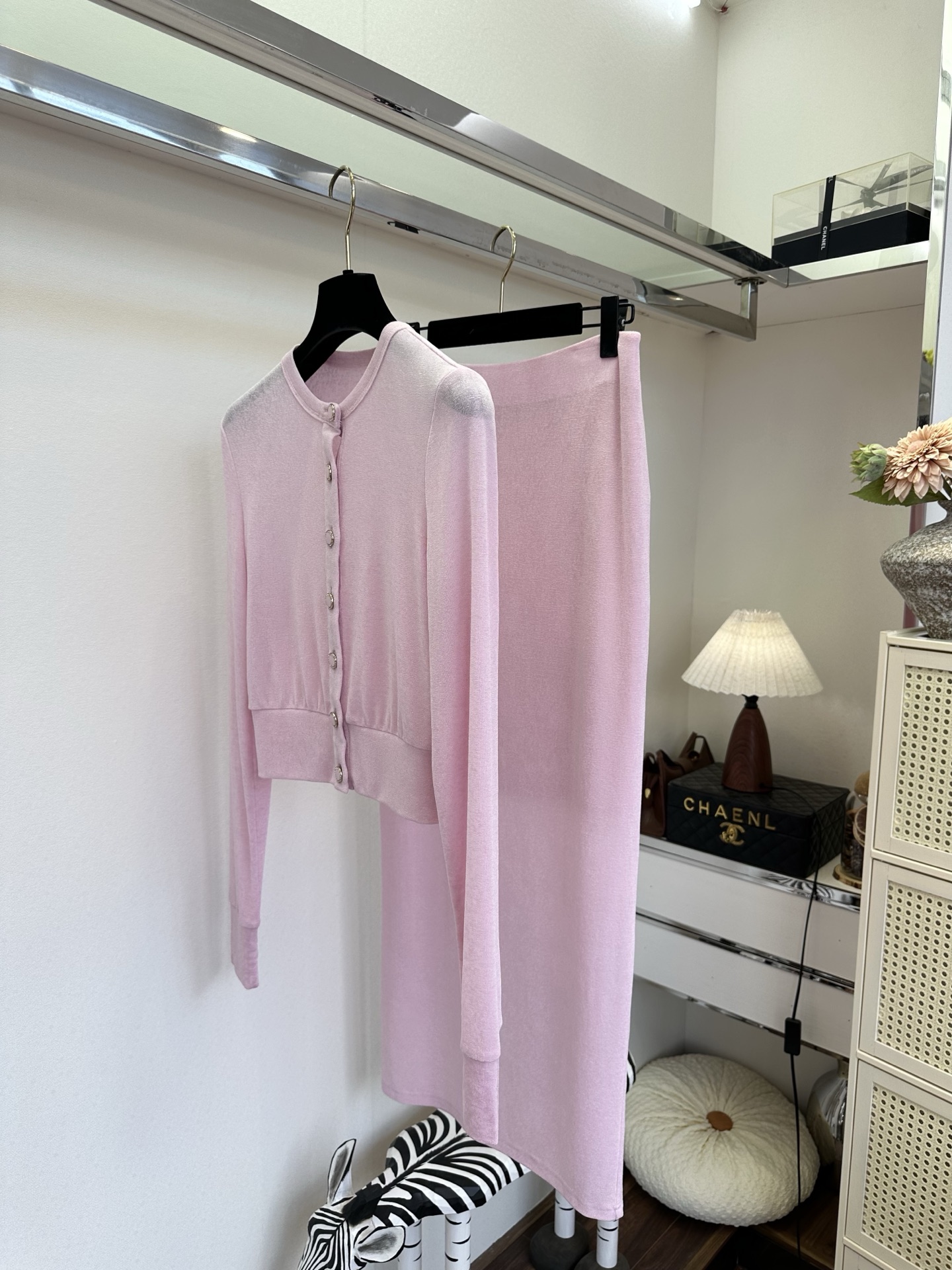 「御姐穿搭法」 韩国进口自带星光银丝线面料，%63醋酸 %32涤纶 %5氨纶 完美结合 超薄清透 夏天行