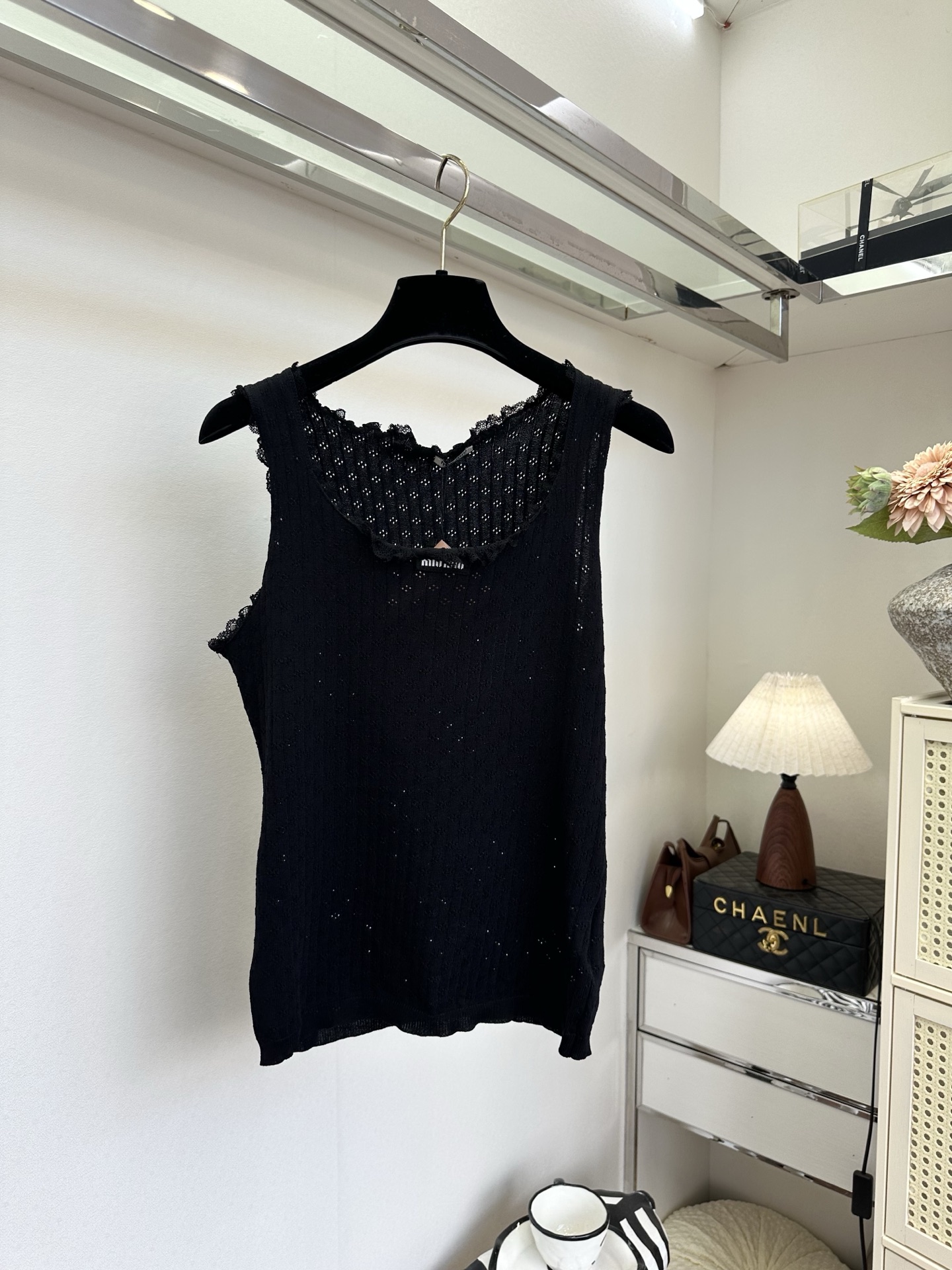 「谬系女孩大集合啦」 超减龄的针织套装 一秒重返18岁 。 SIZE： S M L PRICE： /套