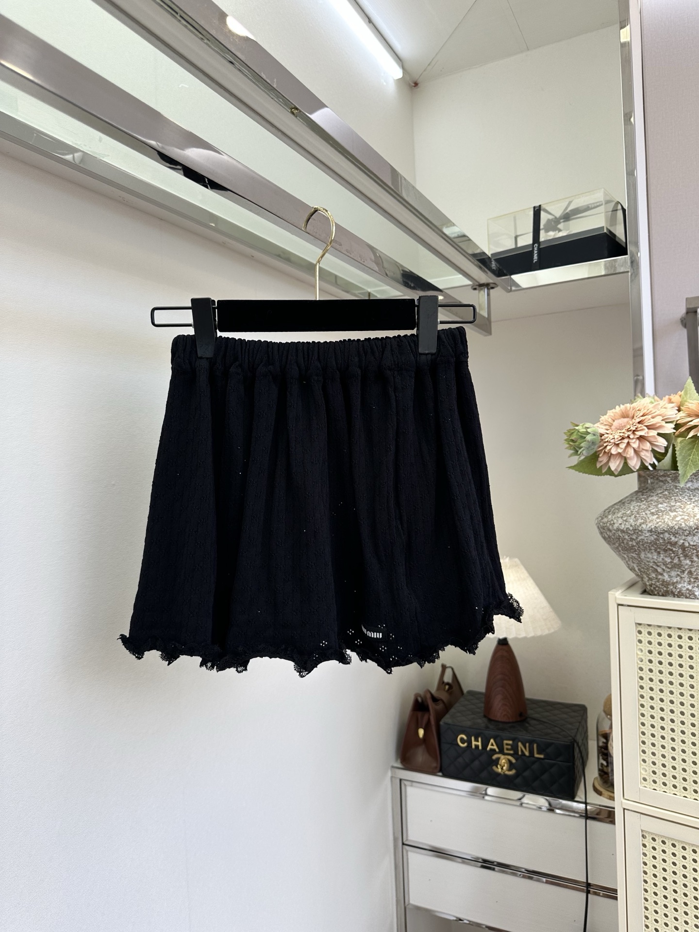 「谬系女孩大集合啦」 超减龄的针织套装 一秒重返18岁 。 SIZE： S M L PRICE： /套