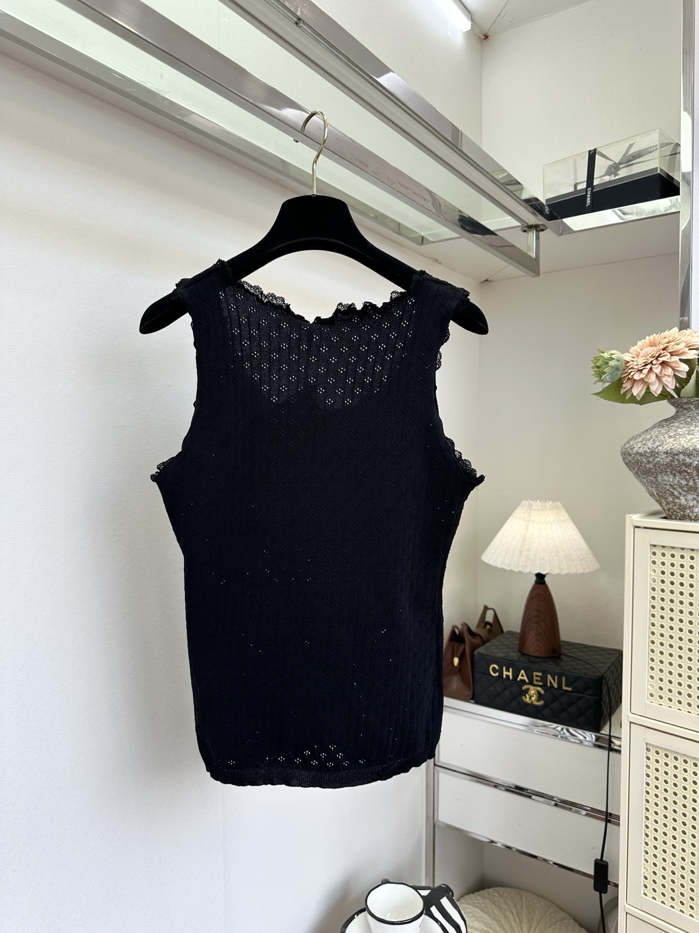 「谬系女孩大集合啦」 超减龄的针织套装 一秒重返18岁 。 SIZE： S M L PRICE： /套