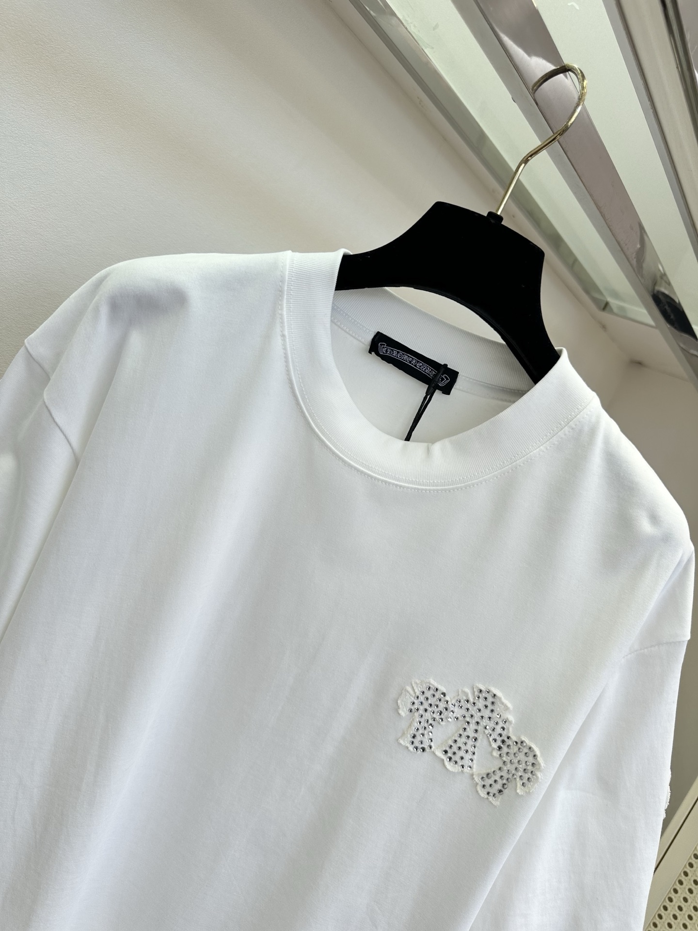 「不一样的T」                重工订珠T 轻轻松松又酷又飒  SIZE： S M L  