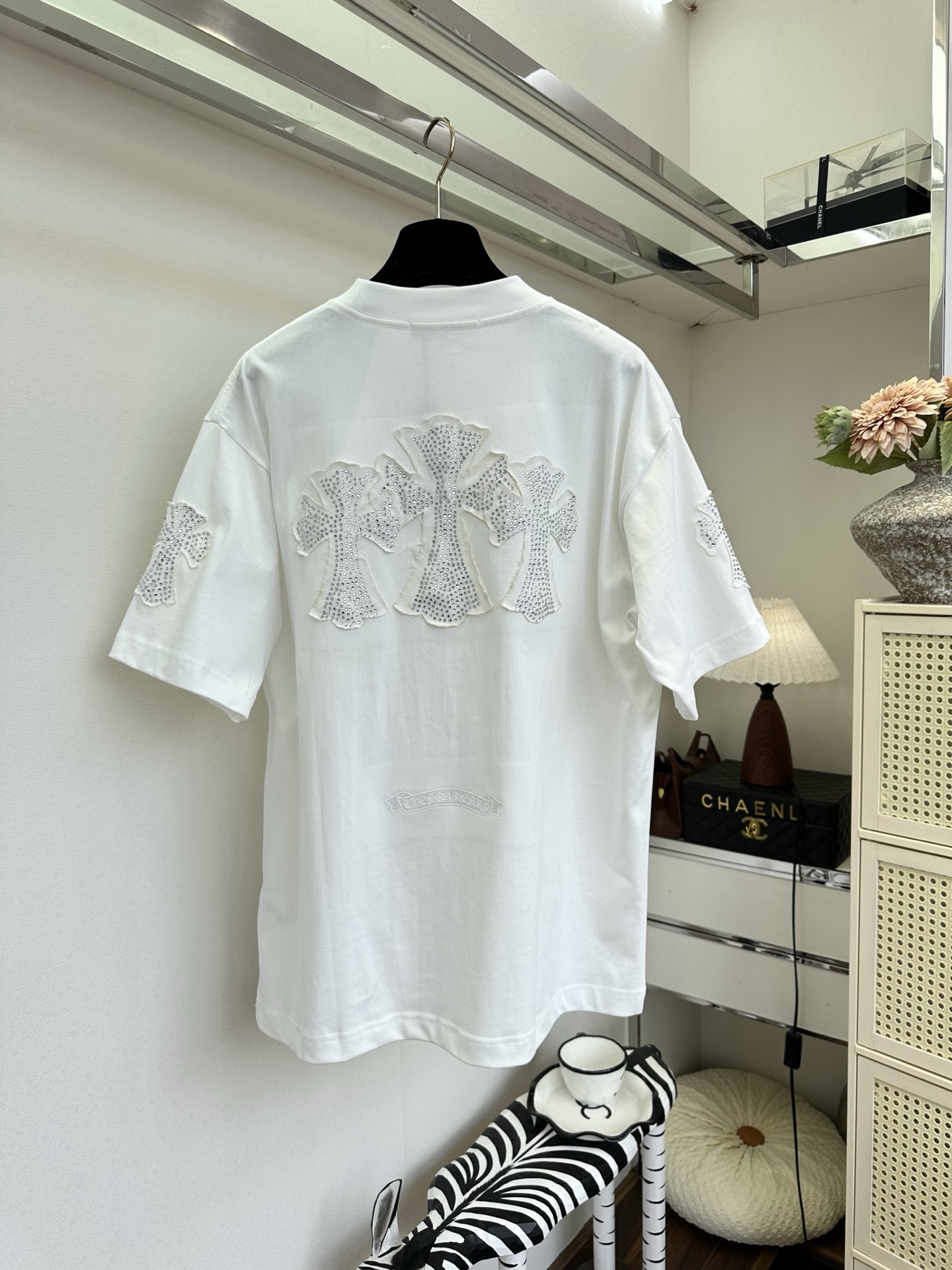 「不一样的T」                重工订珠T 轻轻松松又酷又飒  SIZE： S M L  
