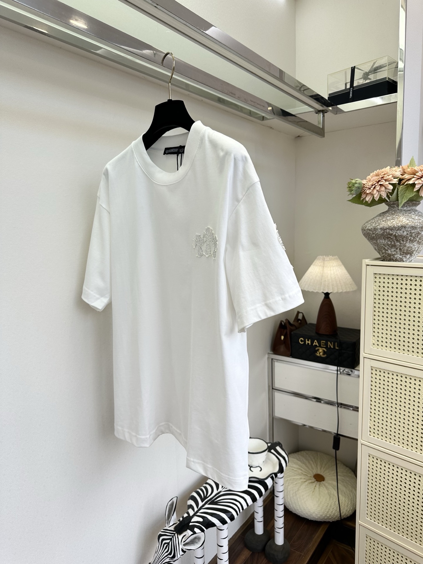 「不一样的T」                重工订珠T 轻轻松松又酷又飒  SIZE： S M L  