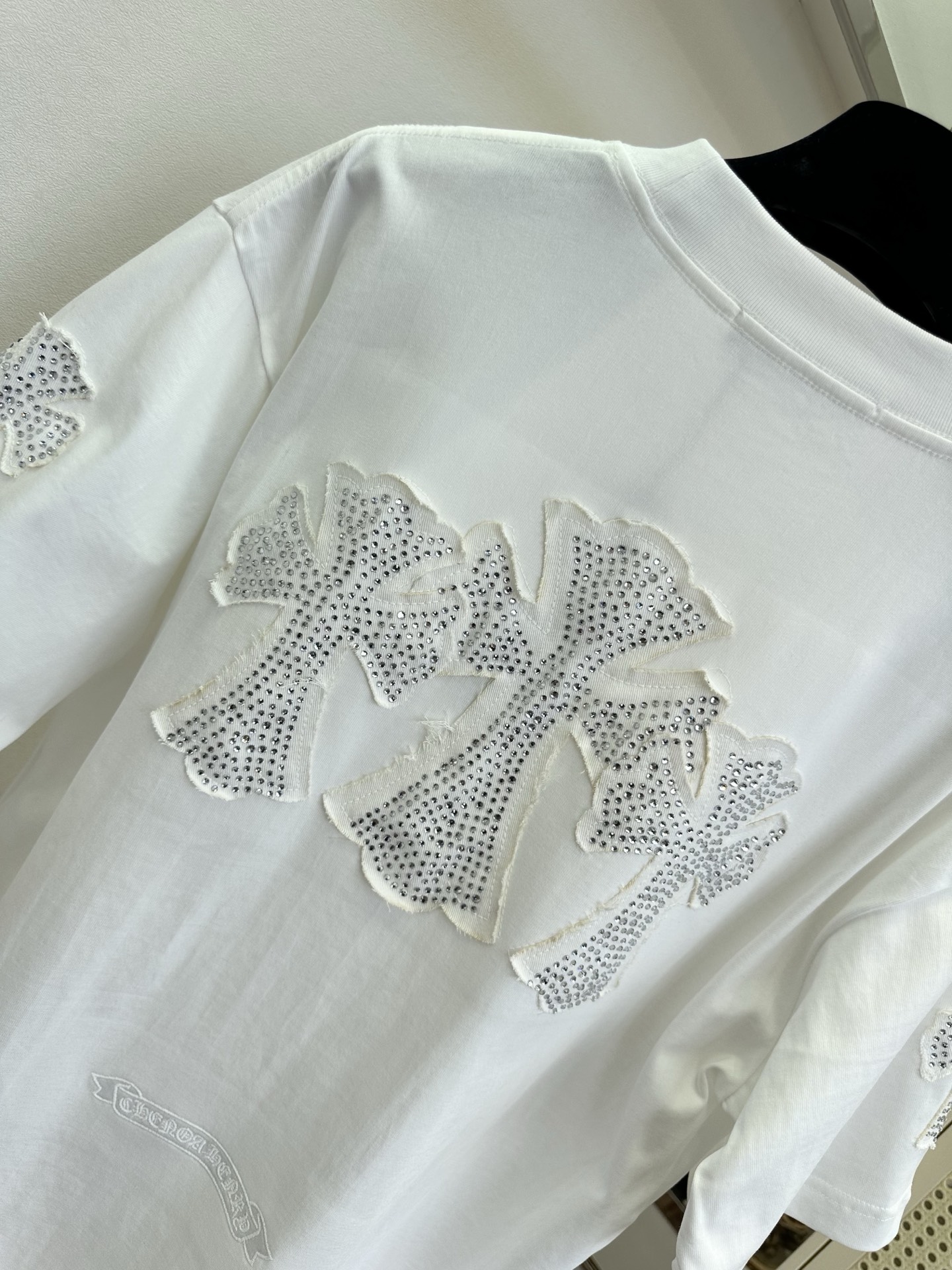 「不一样的T」                重工订珠T 轻轻松松又酷又飒  SIZE： S M L  