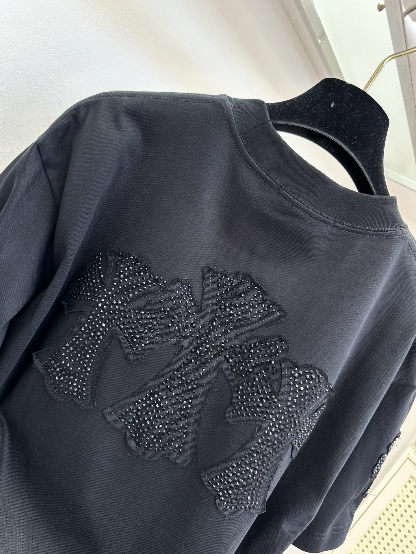 「不一样的T」                重工订珠T 轻轻松松又酷又飒  SIZE： S M L  