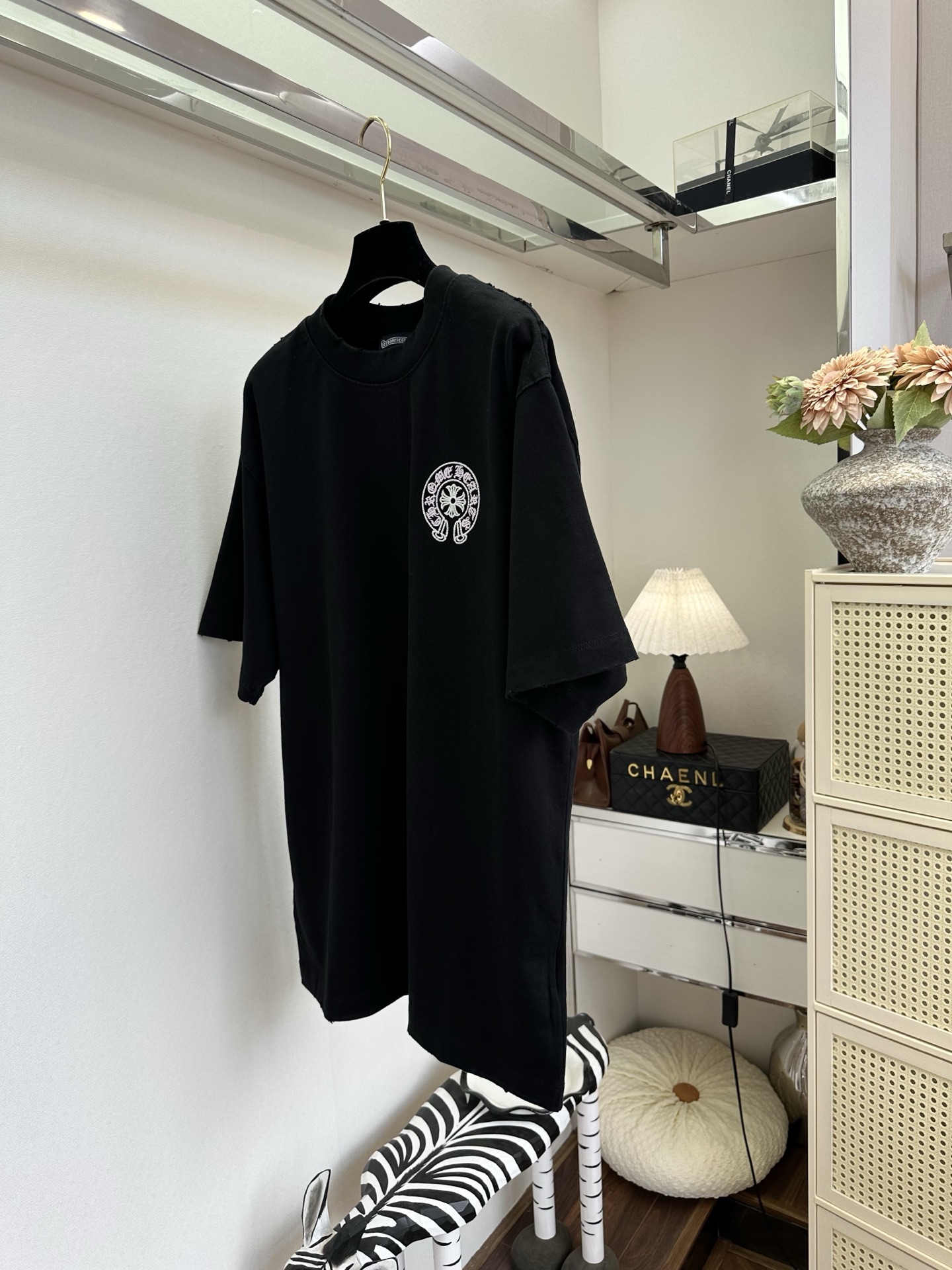 「不一样的T」                重工刺绣T 轻轻松松又酷又飒  SIZE： S M L  