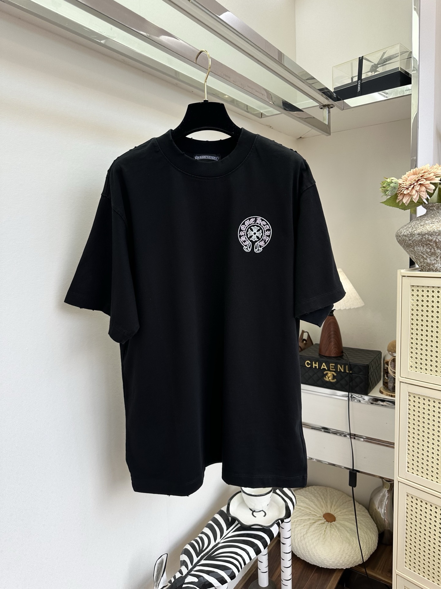 「不一样的T」                重工刺绣T 轻轻松松又酷又飒  SIZE： S M L  