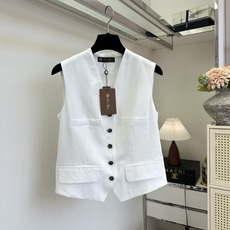 「好看的衣服 会让人视觉“中毒”」 高定烫金工艺天丝麻面料,单面料工艺耗时半个多月,干净利落 「好看的衣服 会让人视觉“中毒”」 高定烫金工艺天丝麻面料,单面料工艺耗时半个多月,干净利落