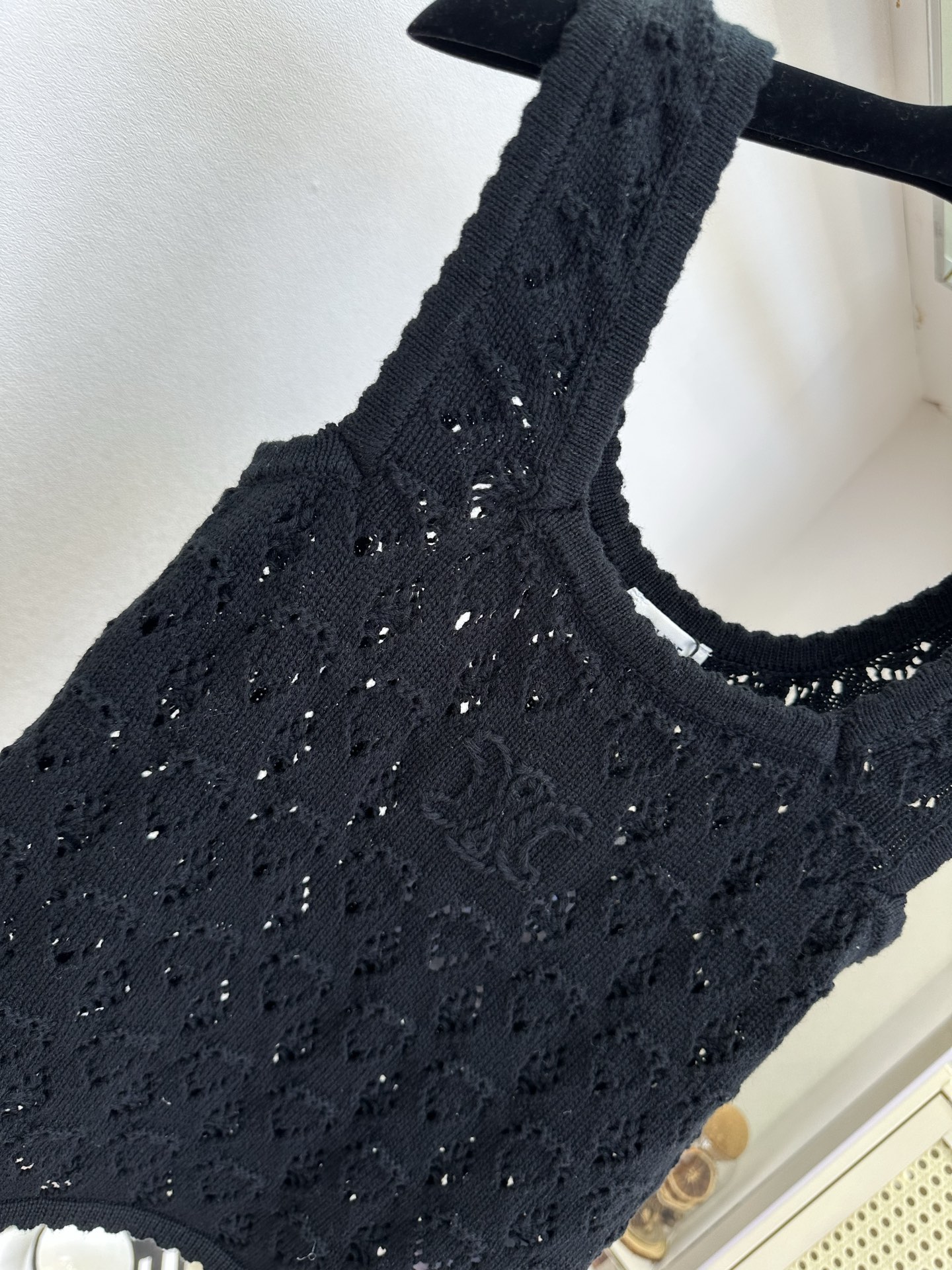 「超级百搭王」       水溶花 镂空针织背心 小单品也能美出高级感  SIZE： S M L   P