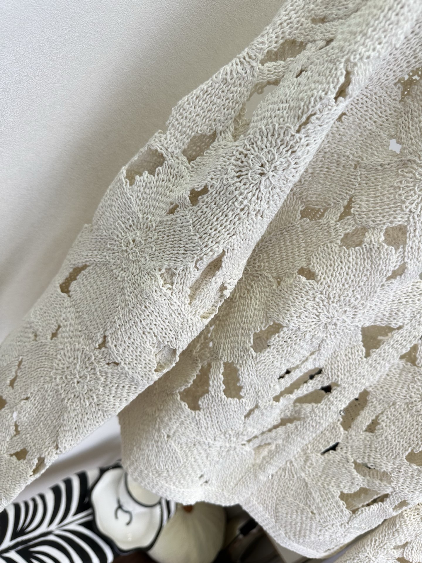 「镂空小开衫」       一比一原版复刻，高定出品。  SIZE： S M L