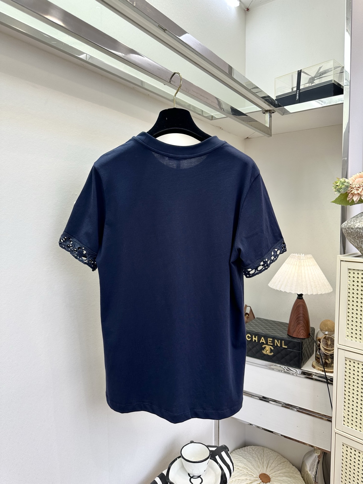 「不一样的T」     一比一原版复刻 做工细节可对标 ZP   SIZE： S M L