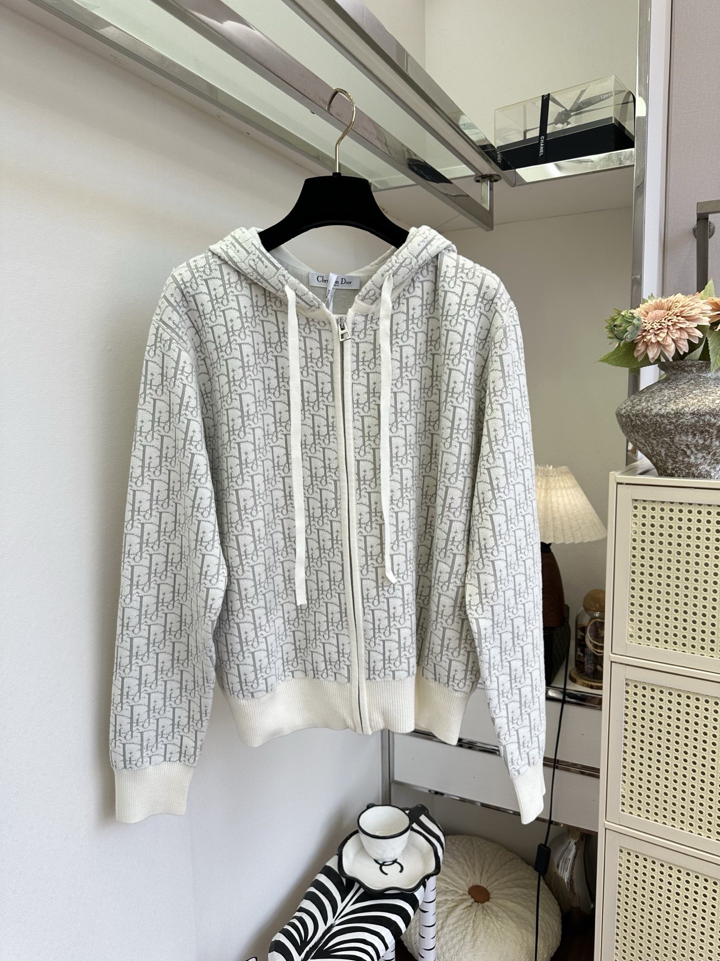 「秋冬新品」    迪迪家 经典字母印花 拉链连帽设计 一秒解锁休闲时尚圈SIZE： S M L