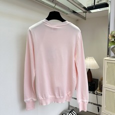 「秋冬的季节必须得有一件像样的针织衫」 超美低饱和柔粉/藏青两色,温柔显白不挑皮。针织肌理细腻平整 「秋冬的季节必须得有一件像样的针织衫」 超美低饱和柔粉/藏青两色,温柔显白不挑皮。针织肌理细腻平整