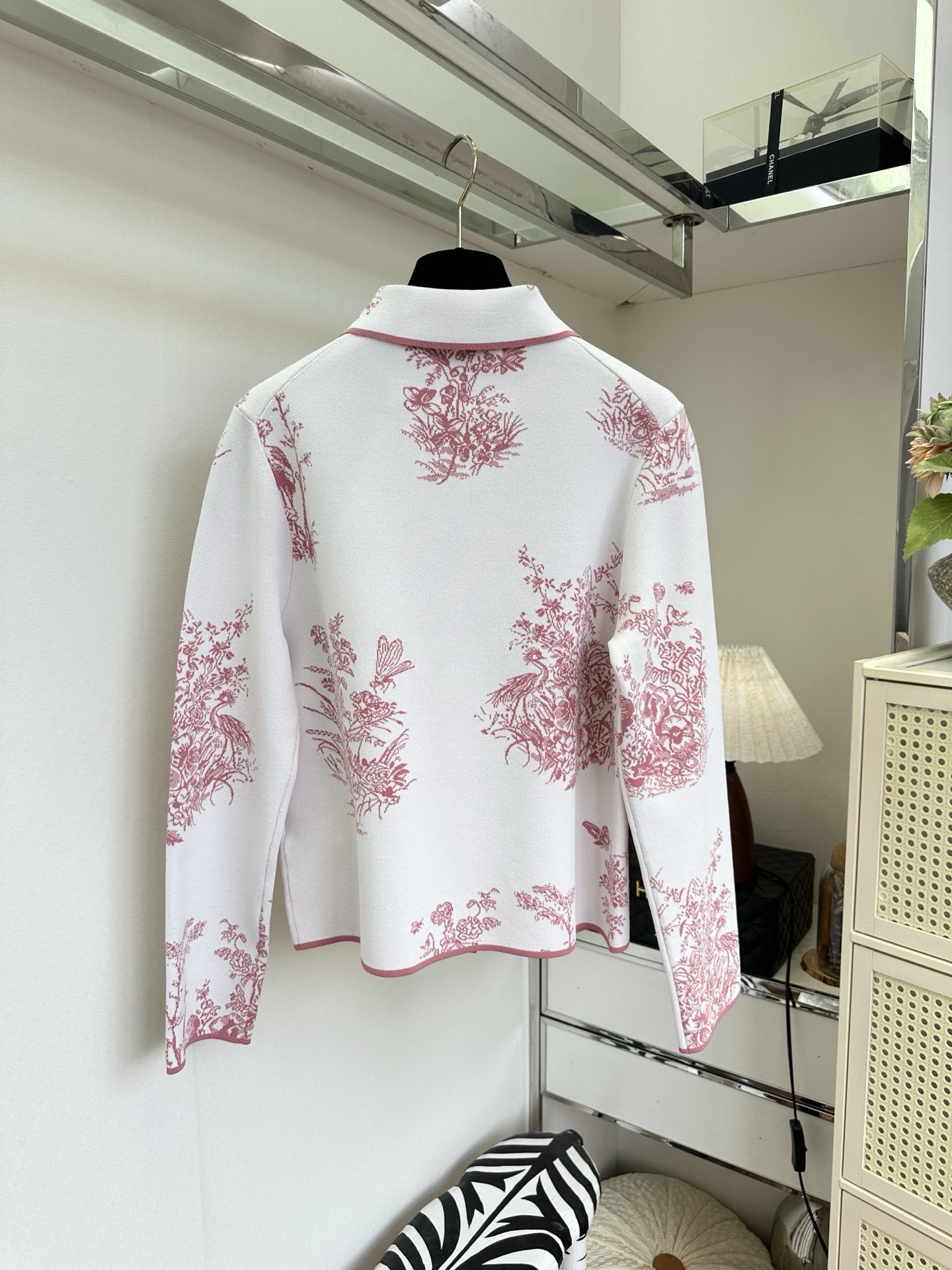 「一比一 高品」     超美的万物生花丛系列 复杂又生动的图案 一针一线都是满满的高级² SIZE  :s m l 