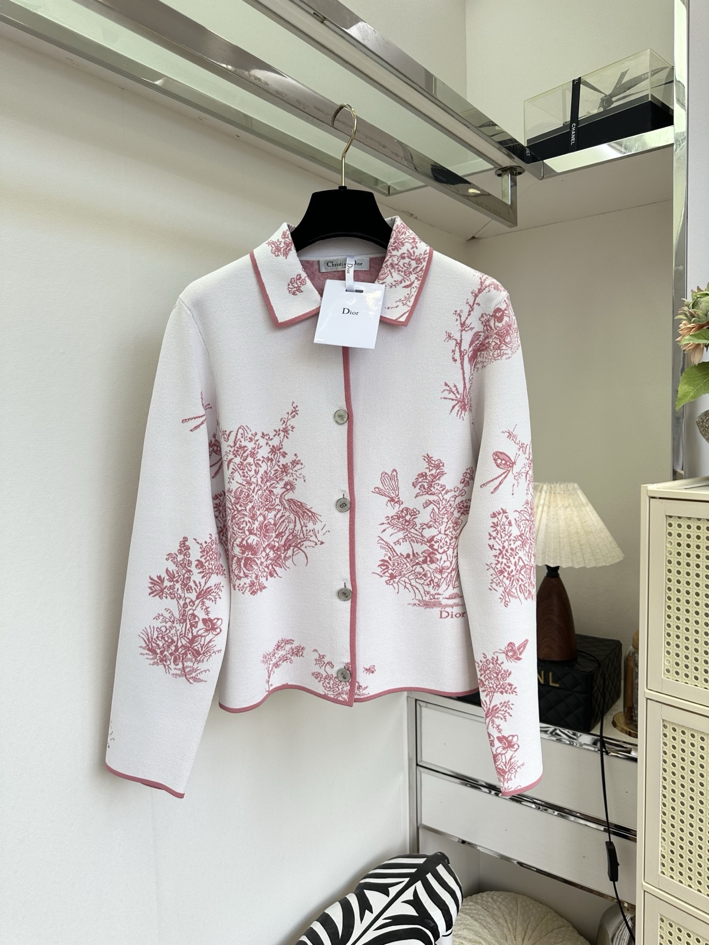 「一比一 高品」     超美的万物生花丛系列 复杂又生动的图案 一针一线都是满满的高级² SIZE  :s m l 