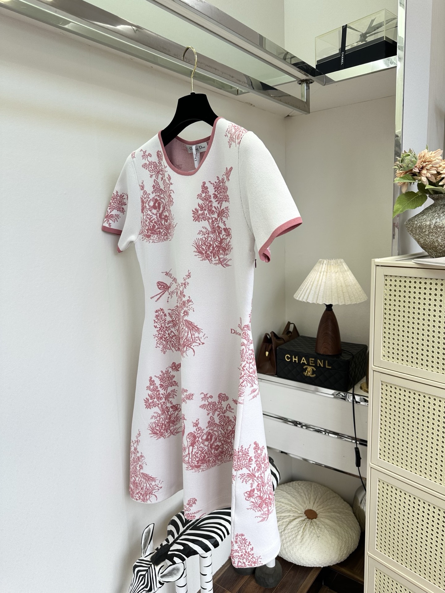 「一比一 高品」     超美的万物生花丛系列 复杂又生动的图案 一针一线都是满满的高级² SIZE  :s m l 
