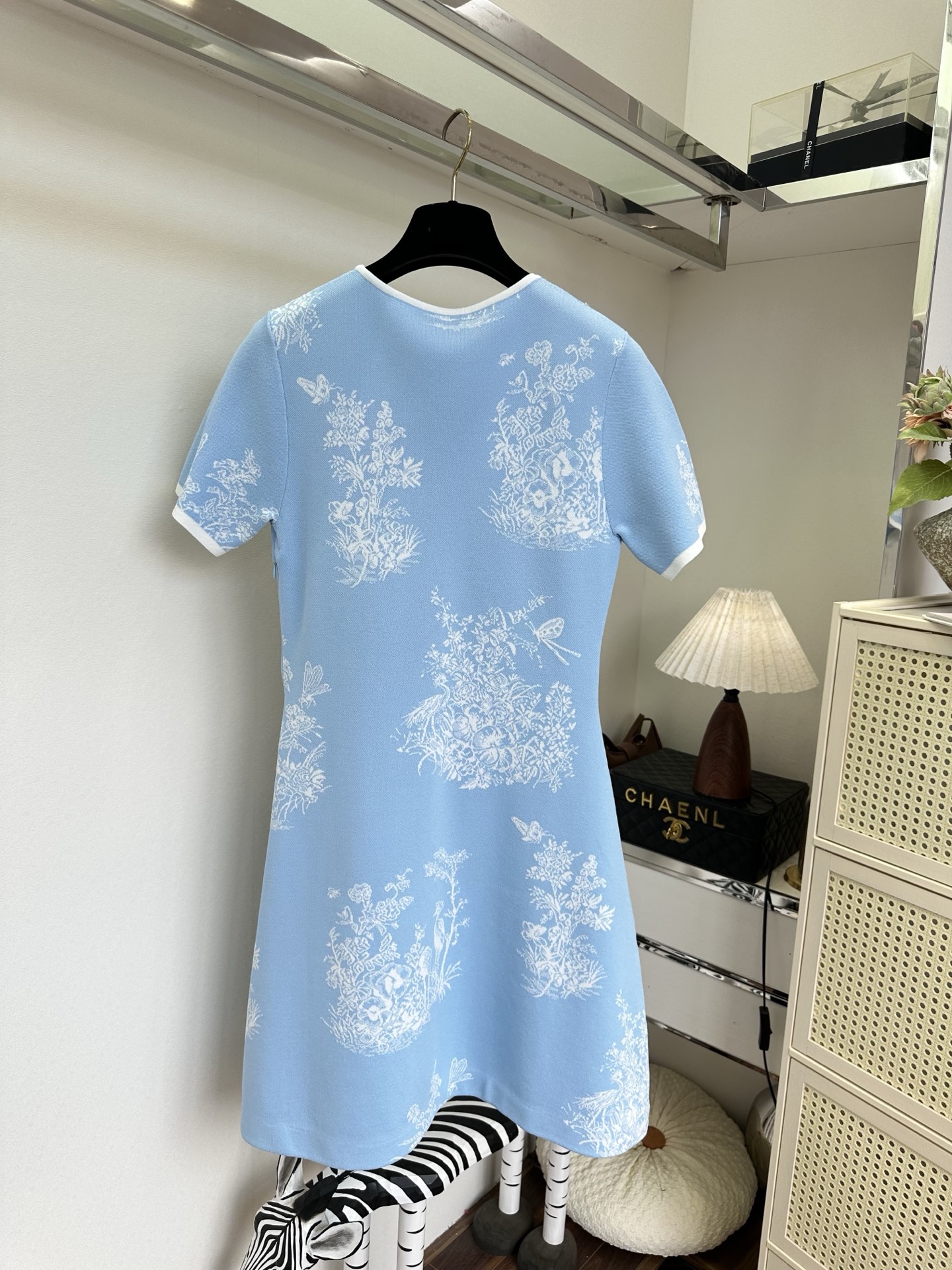 「一比一 高品」     超美的万物生花丛系列 复杂又生动的图案 一针一线都是满满的高级² SIZE  :s m l 