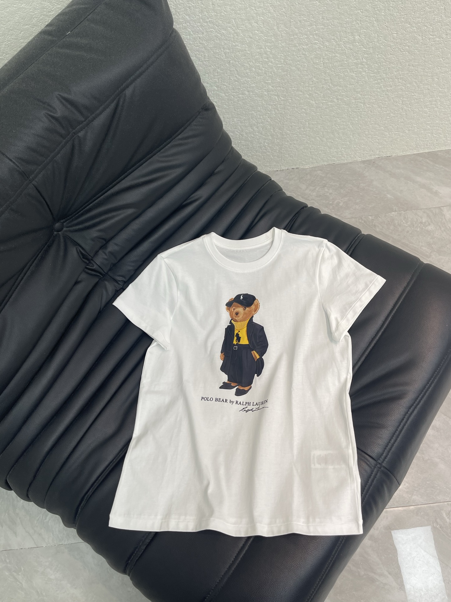 NO:795248,Ralph Laure* Ralph polo26 new spring and summer new super cute printed embroidered bear short-sleeved T-shirt. A must-have, the bear T-shirt will make you fashionable in an instant. The cartoon embroidered short-sleeved T-shirt is really super cute!  And its version is slightly loose, so it doesn’t matter your figure!  It is also very versatile~ It can be easily matched with jeans, shorts, and skirts. It is definitely a must-have item for fashionistas~ S-XL, loro piana, skirts, shorts, jeans, T-shirt, tees, t-shirt,19860909Ralph Laure* 拉夫polo26春夏新款超可爱印花刺绣小熊短袖T恤.必备款,小熊T让你秒变时髦精,卡通刺绣短袖T恤衫真的超级可爱！而且它的版型是微微宽松版型,不挑身材！还特别百搭～不管是牛仔裤,短裤,裙装都可以轻松搭配,绝对是时髦精不可错过的单品哦～S-XL,,loro piana,skirts,shorts,jeans,T-shirt,tees，t-shirt,,Women's clothing