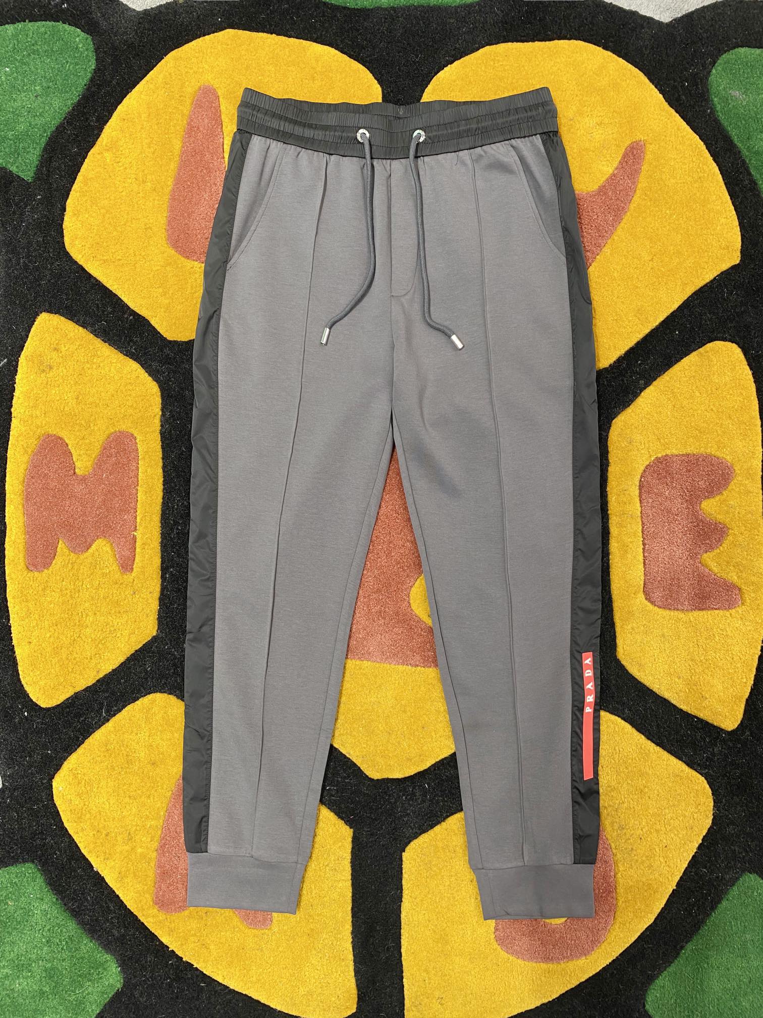 NO:117025,PRD 2025ss Spring and Summer New casual pants Classic red label logo Perfect hardware   top-grade fabric customization Comfortable upper body Size M-XXXL,,alexander wang19860909PRD 2025ss春夏新款休闲裤 经典红标标识 完美五金 顶级面料定制 上身舒适 码数M-XXXL,,alexander wang,Men's clothing