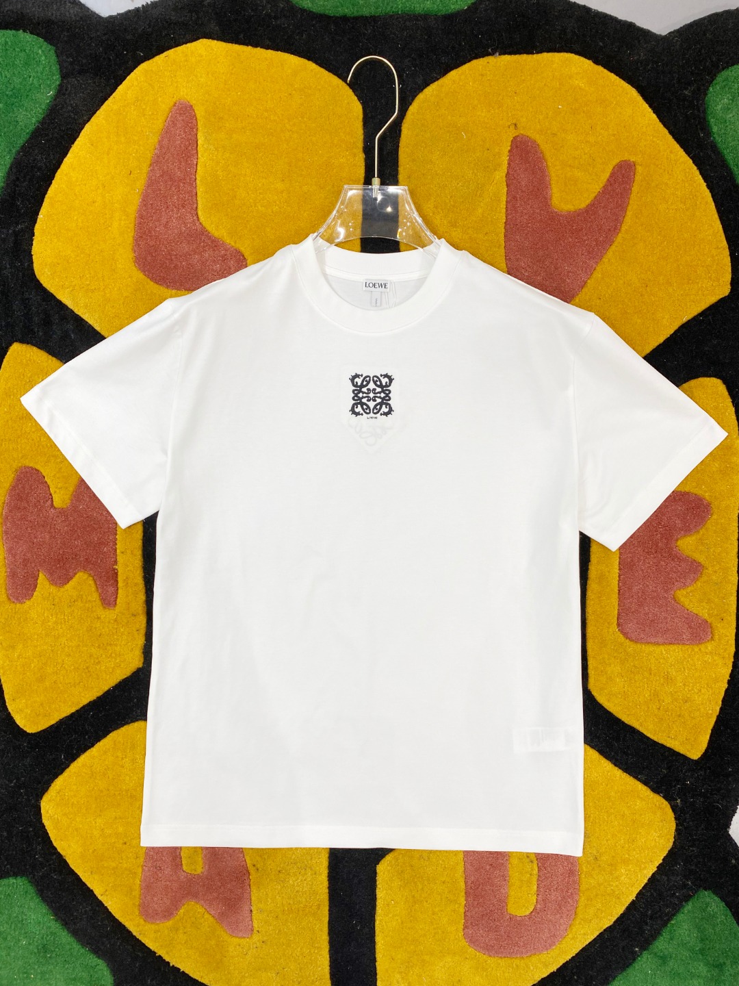 NO:125984,LOW 2025ss Spring and Summer New Cotton Round Neck Short Sleeve T-shirt with Logo on the chest Top mercerized cotton fabric Customized Standard style Black and White Two colors Men and women Same model S M L XL XXL,,T-shirt,tees,t-shirt,alexander wang19860909LOW 2025ss春夏新款棉质圆领短袖T恤 胸前饰有标识logo 顶级丝光棉面料定制 标准版型 黑 白 两色 男女同款 码数S M L XL XXL,,T-shirt,tees，t-shirt,alexander wang,Men's clothing