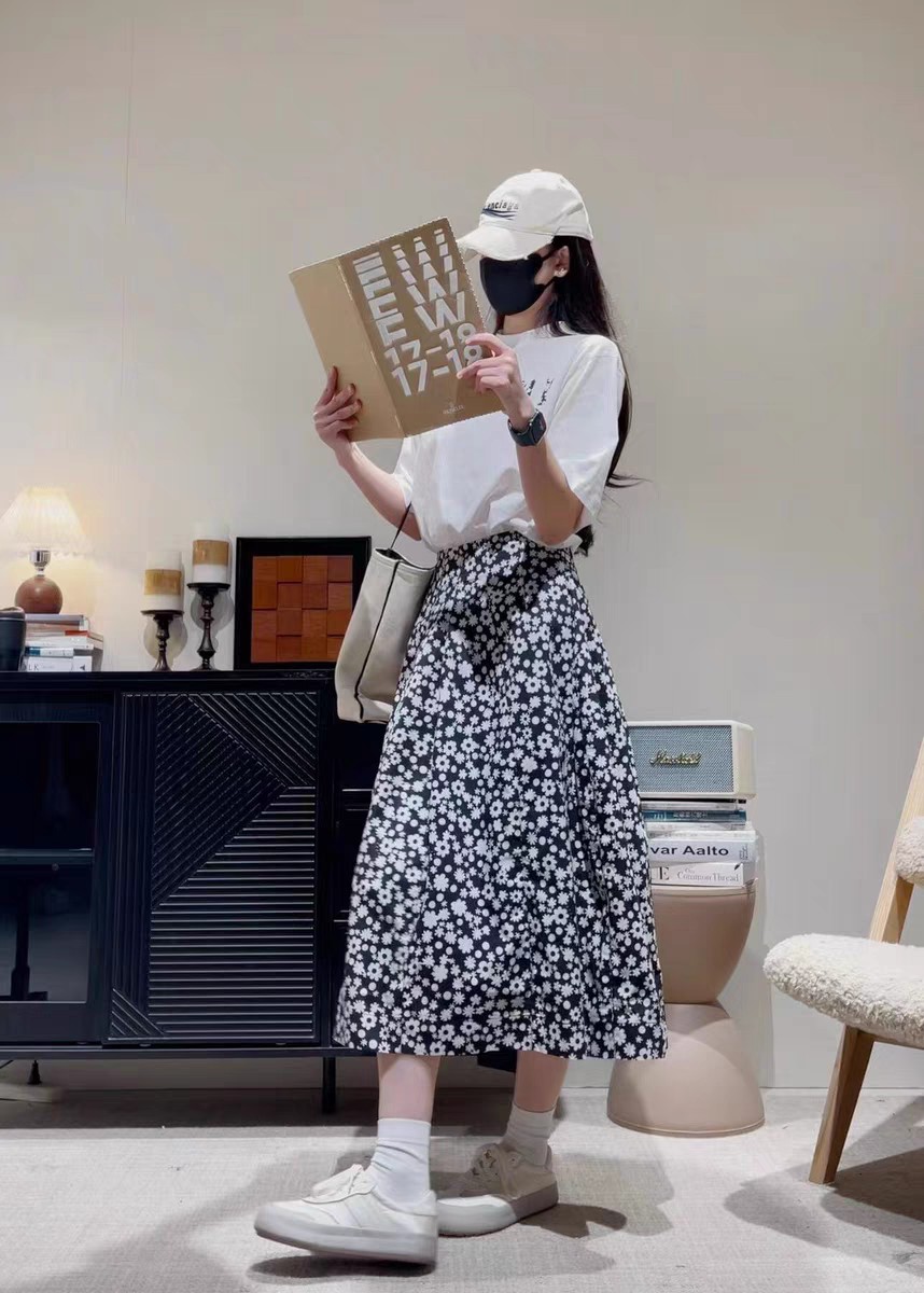 High Quality Women’s Clothes by Marni: Summer 2025 Collection Highlights Black-and-White Tampons - 图片 4