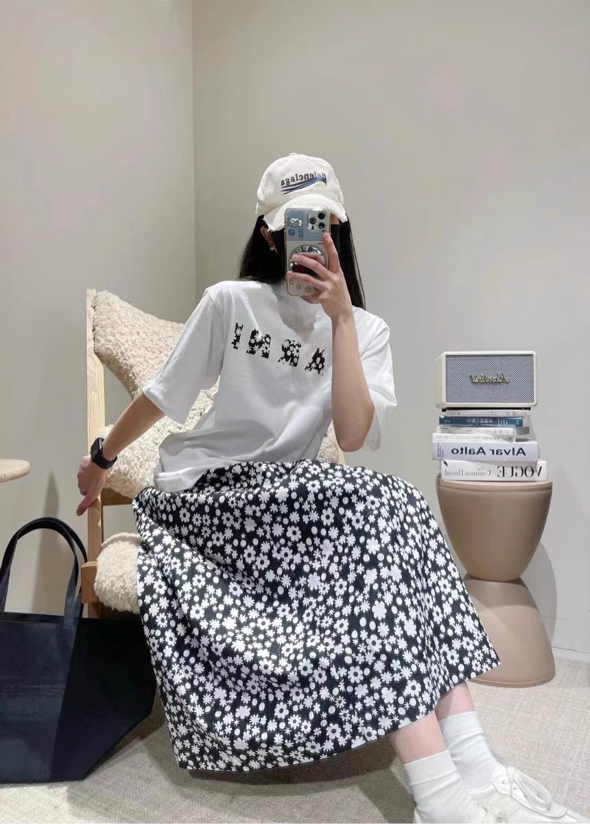 High Quality Women’s Clothes by Marni: Summer 2025 Collection Highlights Black-and-White Tampons - 图片 3