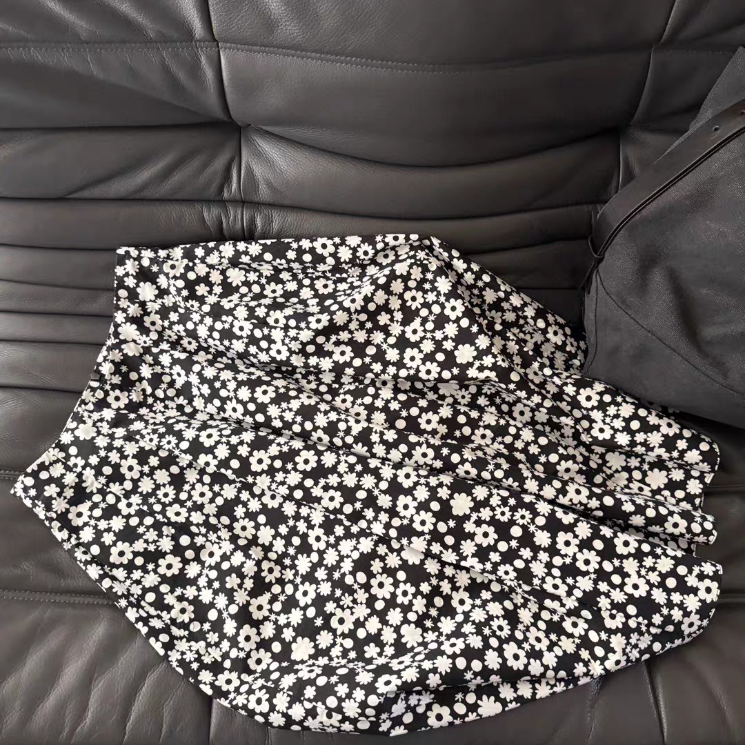 High Quality Women’s Clothes by Marni: Summer 2025 Collection Highlights Black-and-White Tampons - 图片 6
