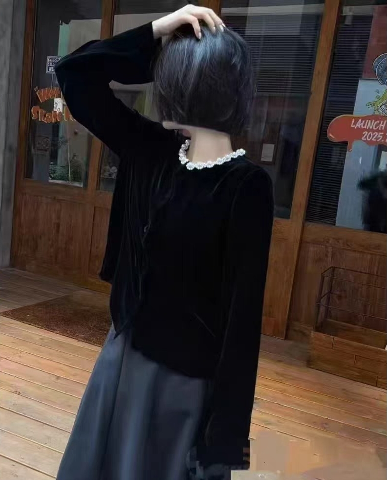Elegant Black Velvet Top with Pearl Embellished Collar - Autumn 2025 4 a1755679336900 7625