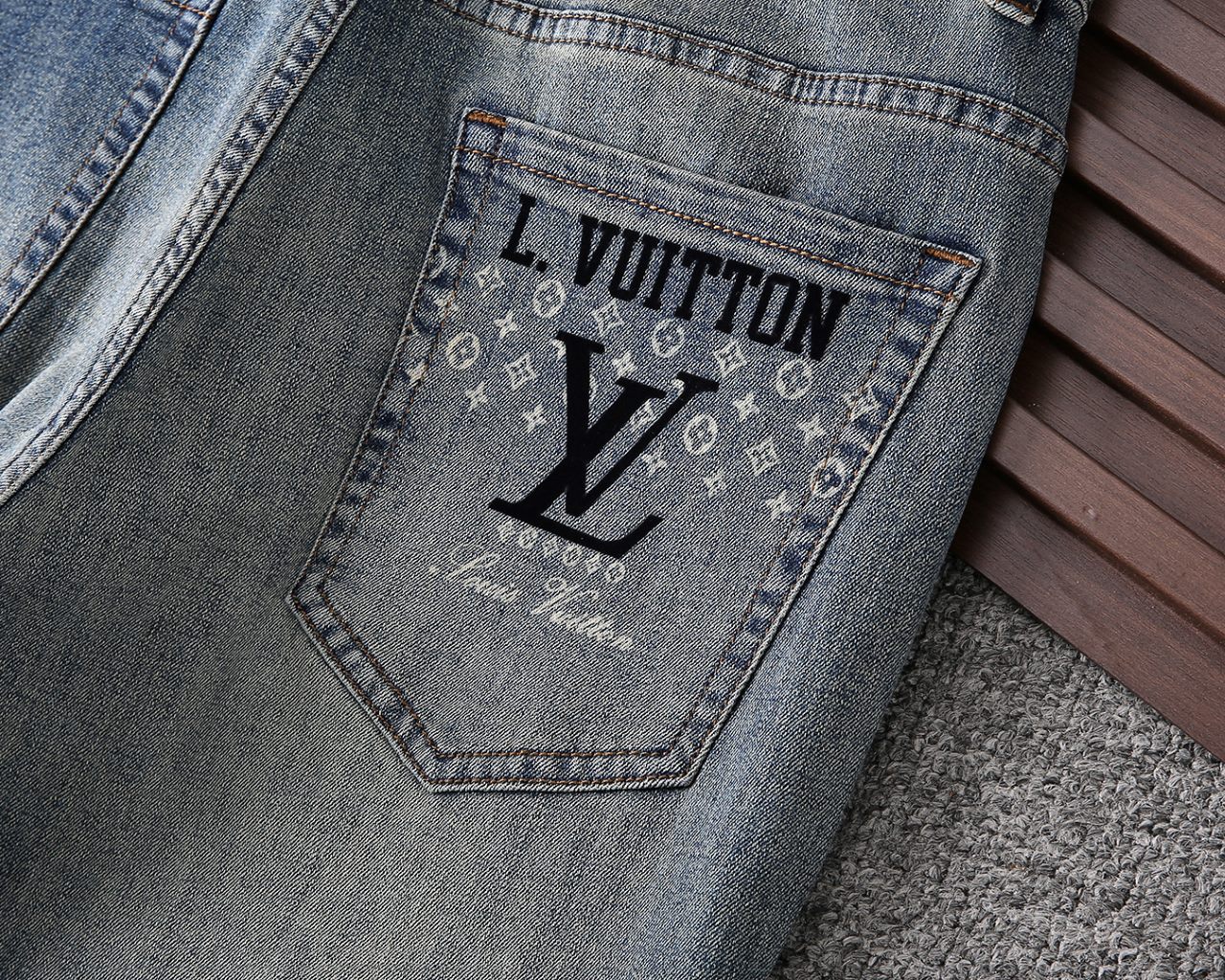 路易威登 Louis Vuitton 高定典藏名品高定成衣时装外套连衣裙衬衫T恤 #55BAE5AC 9