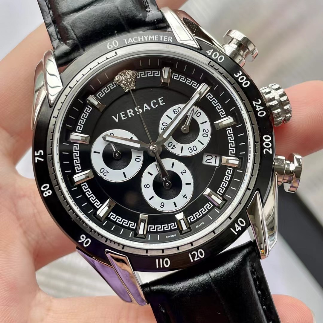 NO:157972,Versace Original model VE2100221 Surface diameter 44mm, sapphire mirror, 316 stainless steel case, cowhide strap with butterfly buckle (butterfly buckle is most convenient to wear and remove), each watch and one code is not repeated., versace, cowhide19860909范思哲 原单 型号VE2100221 表面直径44mm,蓝宝石镜面,316不锈精钢表壳,牛皮表带搭配蝴蝶扣（蝴蝶扣最为方便佩戴与摘取）,一表一码不重复的.,,versace,cowhide,Watch