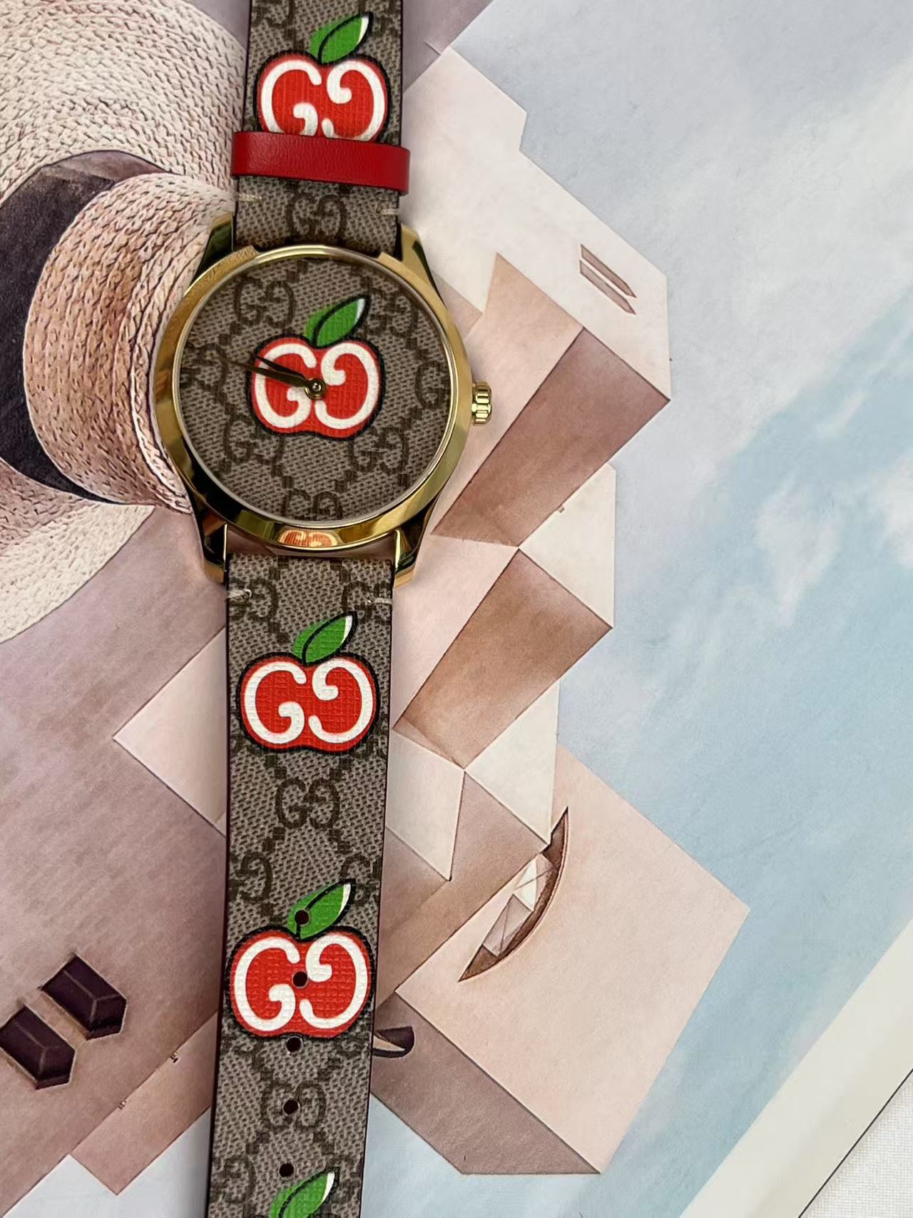 批:400 原盒:30 古驰 新款，石英中性腕表，表径38mm，蓝宝石水晶玻璃，不绣钢表壳镀黄金色，帆布皮革表盘，防水50m，现货