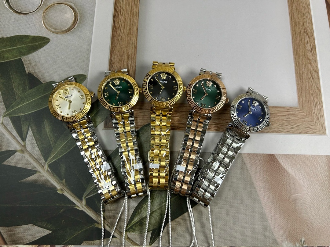 NO:391946,Versace VERSACE Women's Quartz Watch 32mm Dial DAHNIS Series The bezel Greek back pattern reflects luxury and mysterious light and shadow jumps on the disc like stars shining in the night sky. Sapphire mirror, equipped with original Swiss quartz movement, stainless steel strap, fashionable and comfortable to wear, 50 meters of waterproof life!  Welcome to the picture above, versace, versace19860909范思哲VERSACE 女士石英腕表32mm表盘 DAHNIS系列 表圈希腊回纹映射出奢贵与神秘光影在盘面上跳跃如同星辰在夜空中闪耀 蓝宝石镜面,搭载原装瑞士石英机芯,精钢表带,佩戴时尚与舒适,50米生活防水！欢迎上图,,versace,versace,Watch