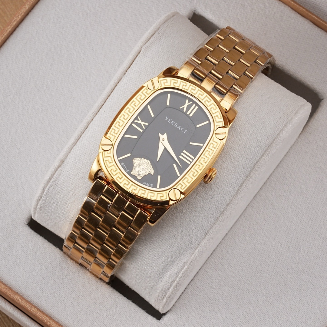 NO:386307,Versace VERSACE Elegant Green Gold NEW COUTURE series Retro Oval Dial Greek reversible border represents the auspicious meaning of endless life and continuous good luck. The romantic watch that locks the time and locks the time to instantly be equipped with original Swiss movement, sapphire mirror, 50-meter living waterproof, ingenious and sophisticated quality, gold stainless steel strap, watch diameter 28x35mm, complete packaging!  , versace, versace19860909范思哲 VERSACE 优雅绿金NEW COUTURE系列 复古椭圆表盘 希腊回纹边框代表了生生不息,好运连绵不断的吉祥寓意,搭配铆钉锁定时间定格住即刻的浪漫腕表搭载原装瑞士机芯,蓝宝石镜面,50米生活防水,匠心精工品质,间金精钢表带,表径28x35mm,配全套包装！,,versace,versace,Watch