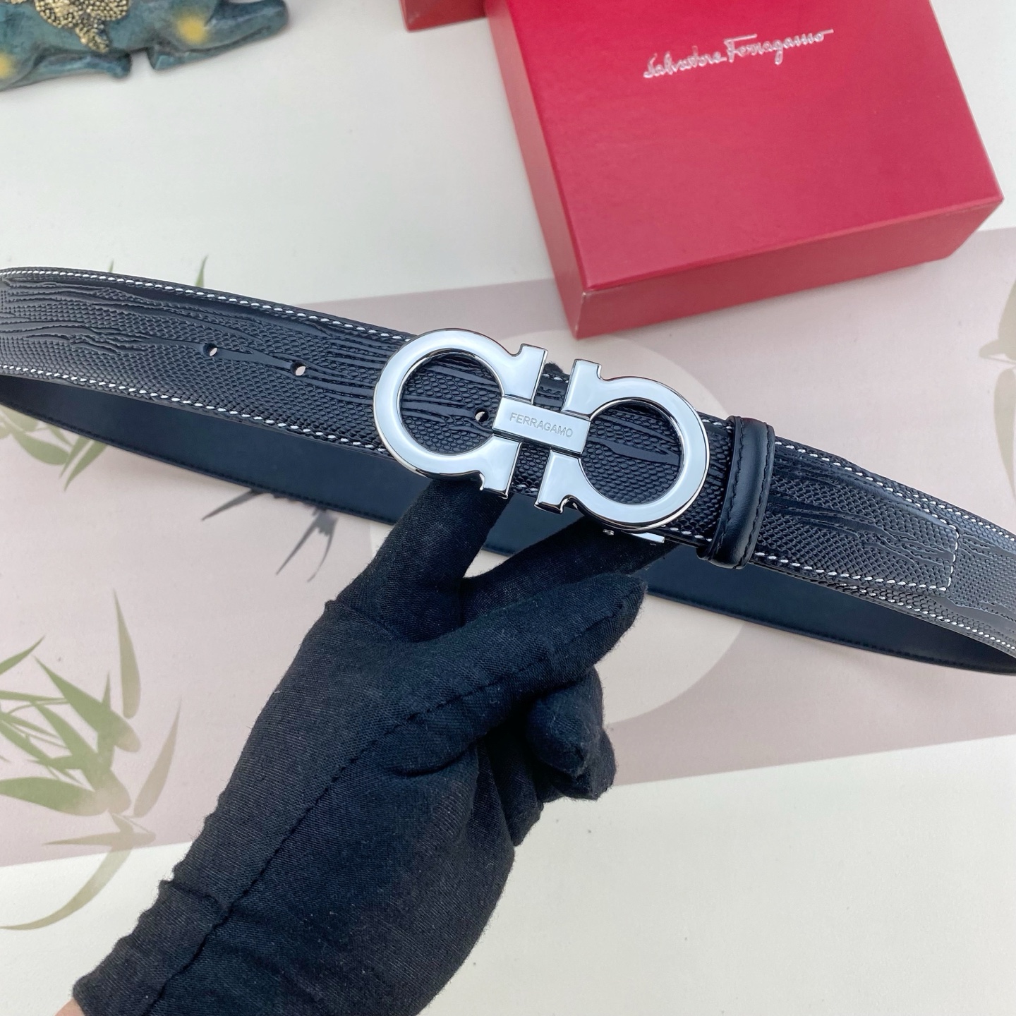 菲拉格慕💕 特种皮腰带系列 ，原厂五金精品不锈钢扣，手感柔软舒适 宽3.5CM。