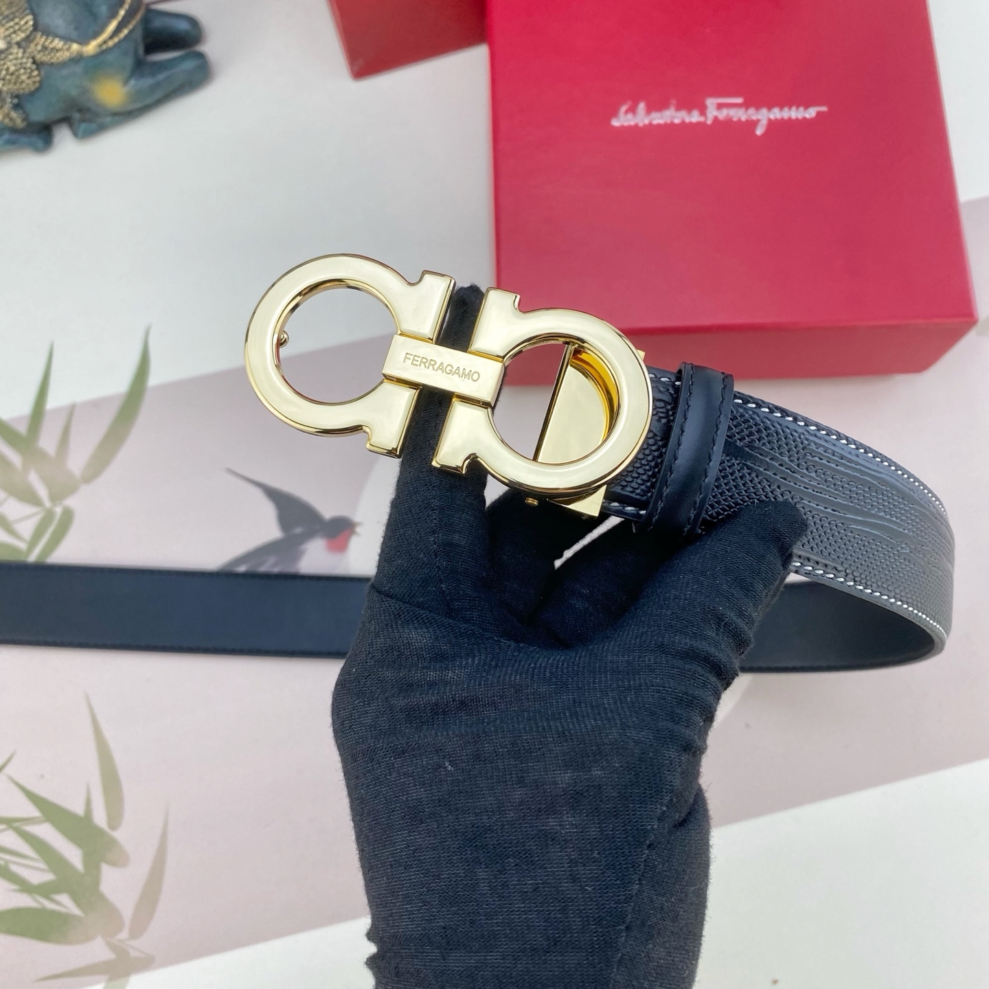 菲拉格慕💕 特种皮腰带系列 ，原厂五金精品不锈钢扣，手感柔软舒适 宽3.5CM。